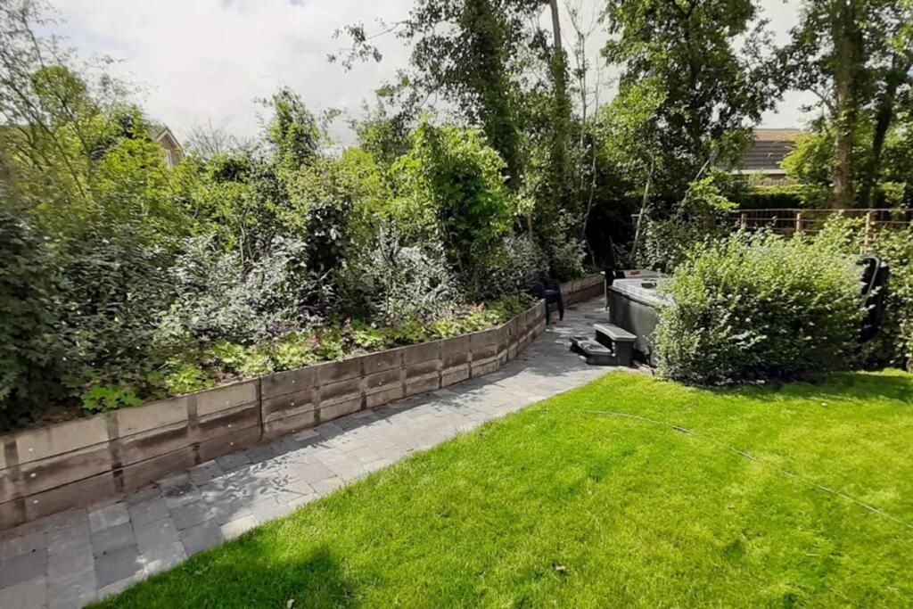 Have a nice stay! - Holiday Home de Witte Raaf with garden and hottub view 3