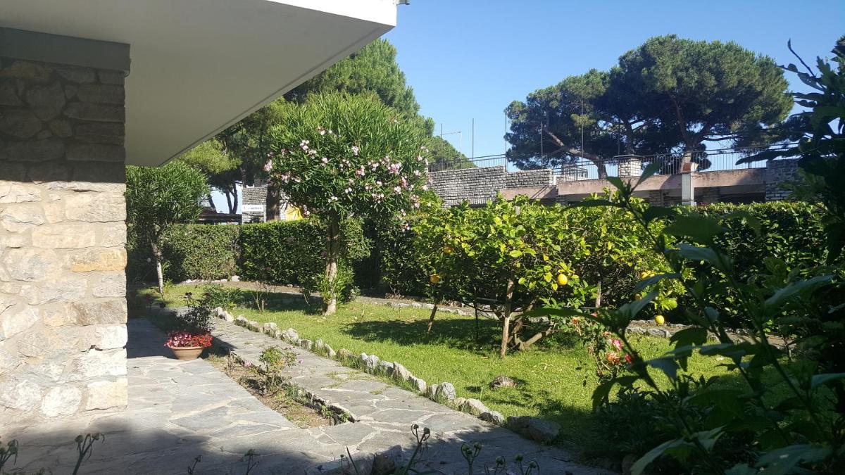 Villa Elena view 4