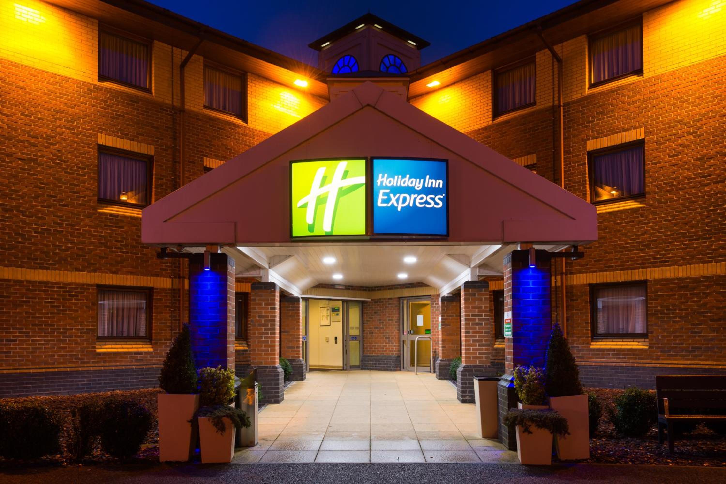 Taunton Vacations - Holiday Inn Express Taunton East, an IHG Hotel - Property Image 3