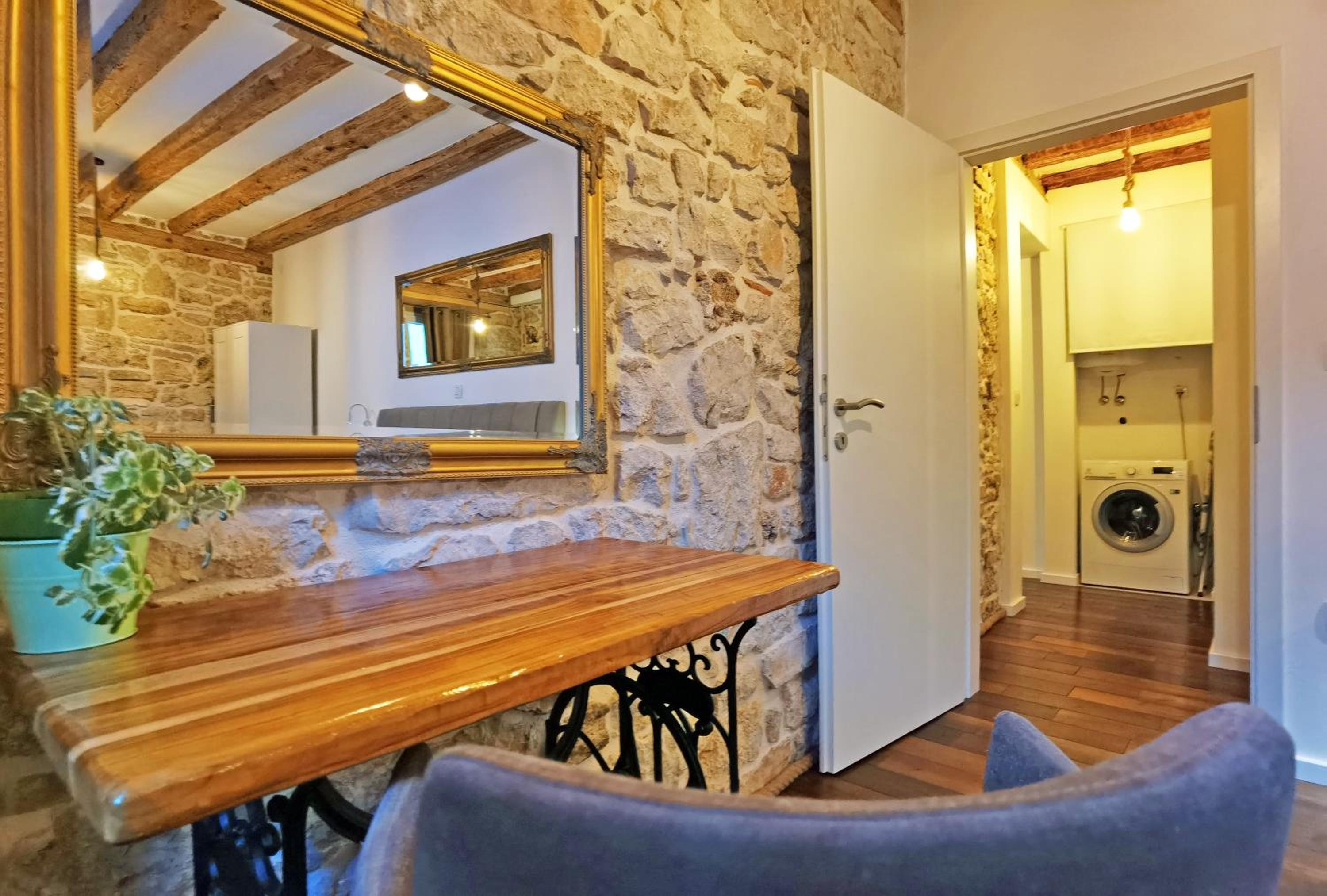 Pearl Stone Apartments photo 3