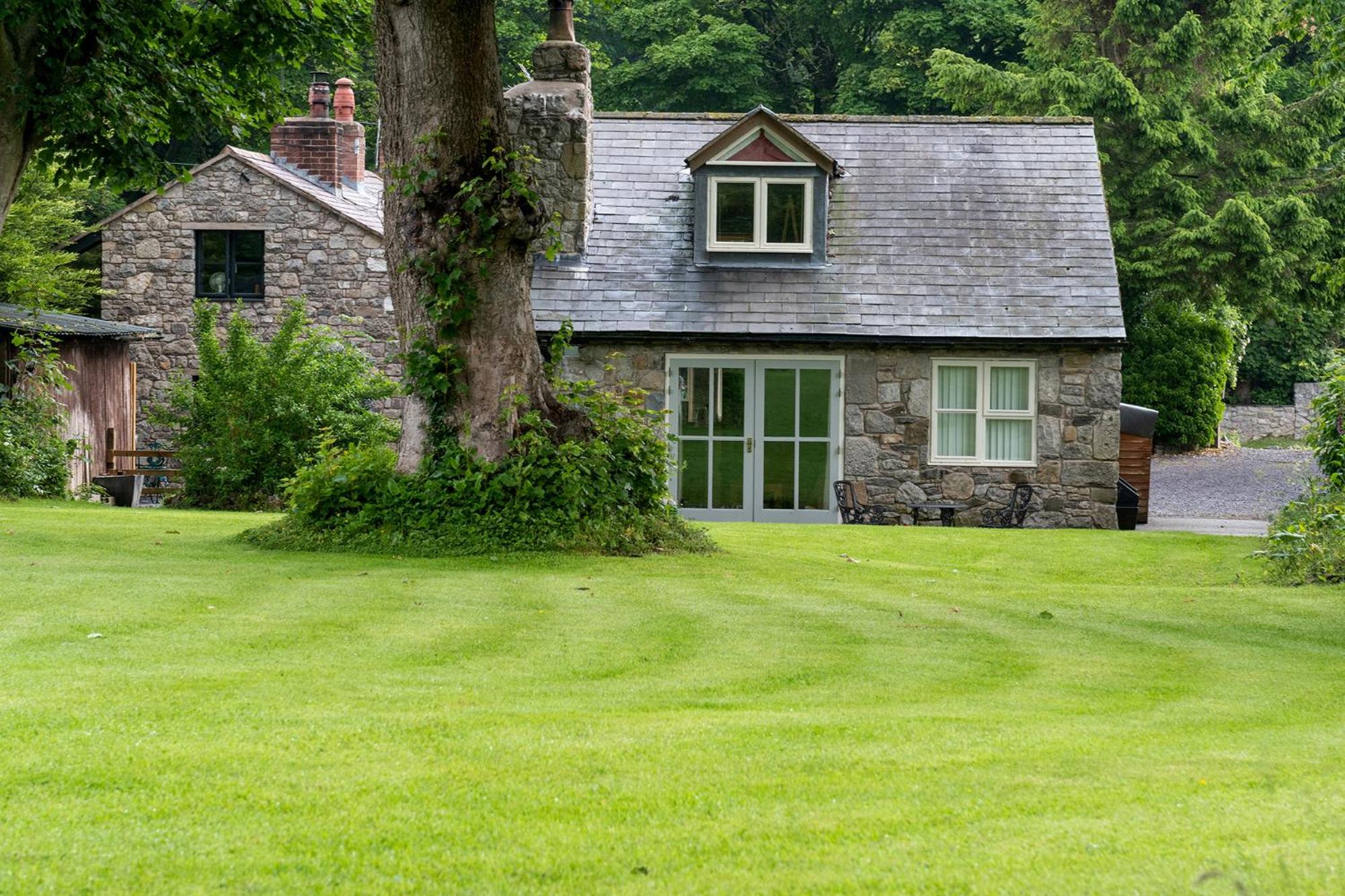 Finest Retreats - The Cottage - Luxury 1 Bed Cottage