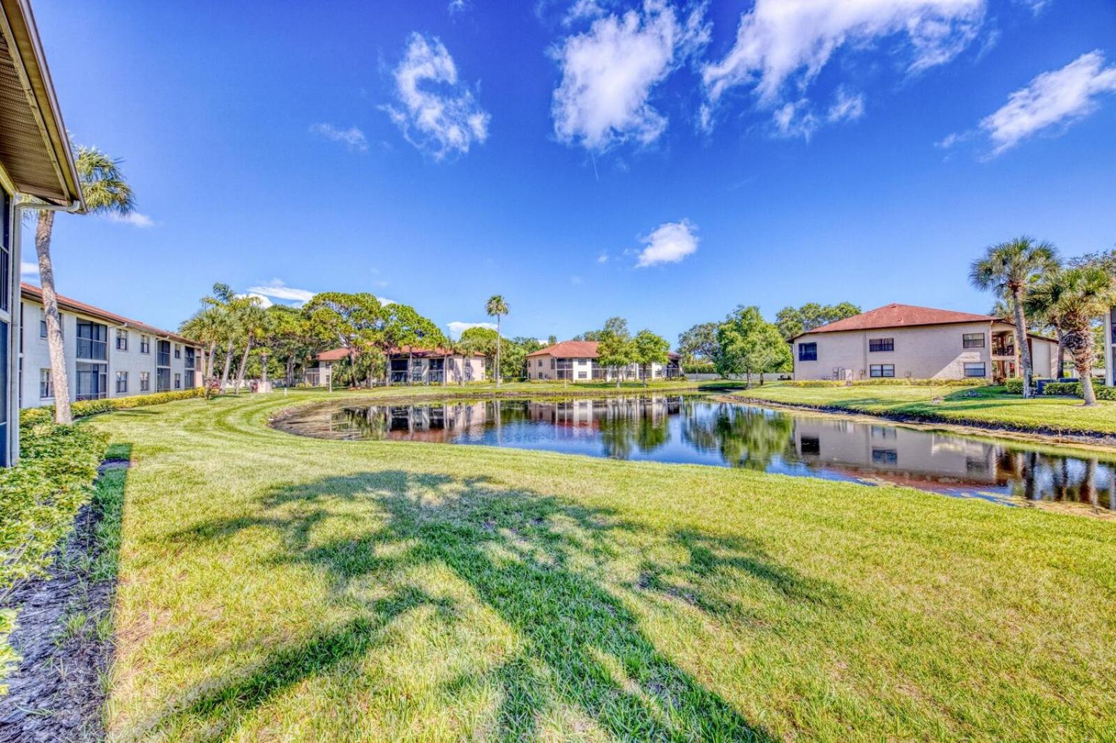 Shorewalk Full Condo Lake view Near to Beach IMG view 4