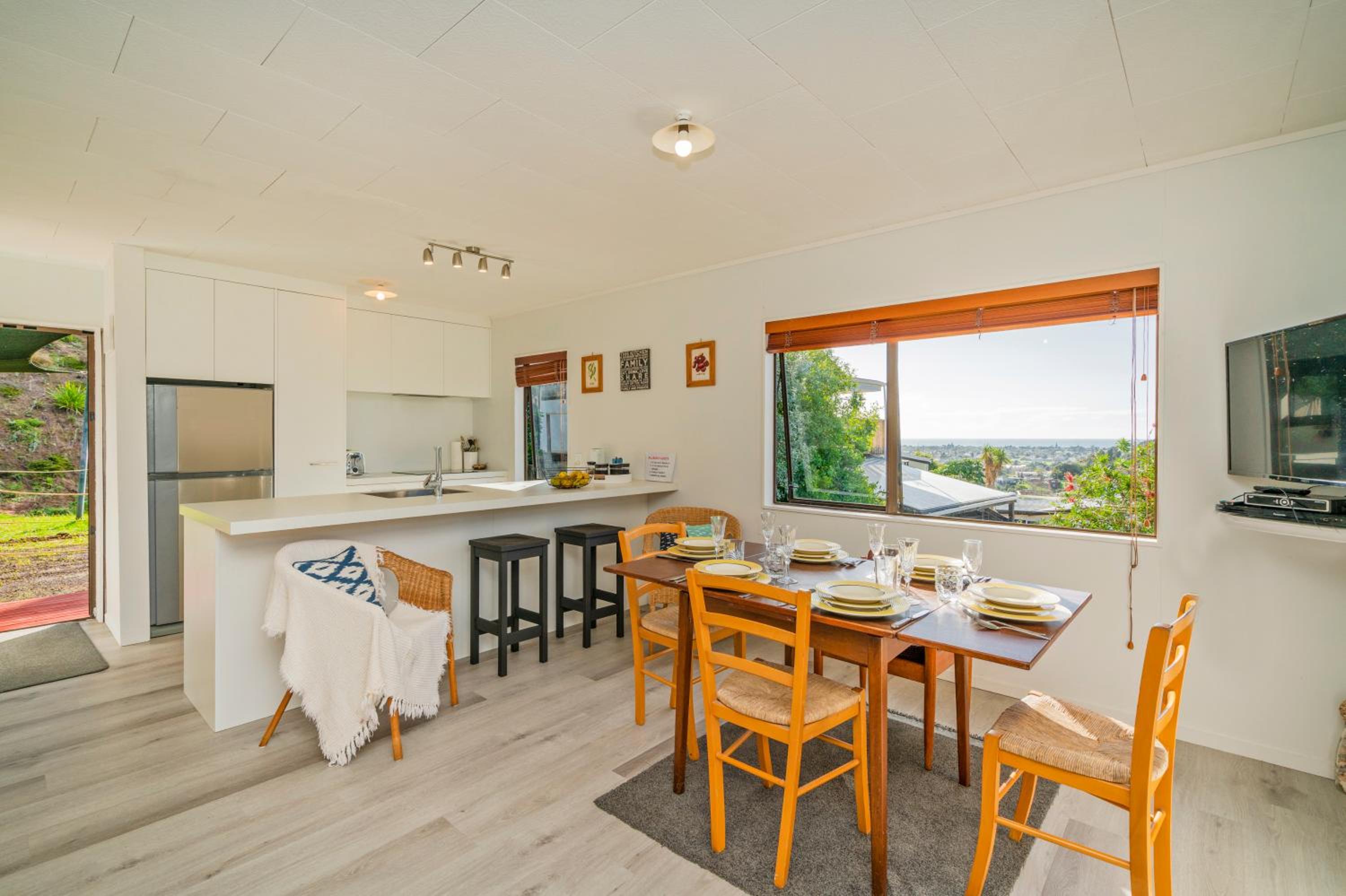 Coastal Hill Retreat - Tairua Holiday Home view 3
