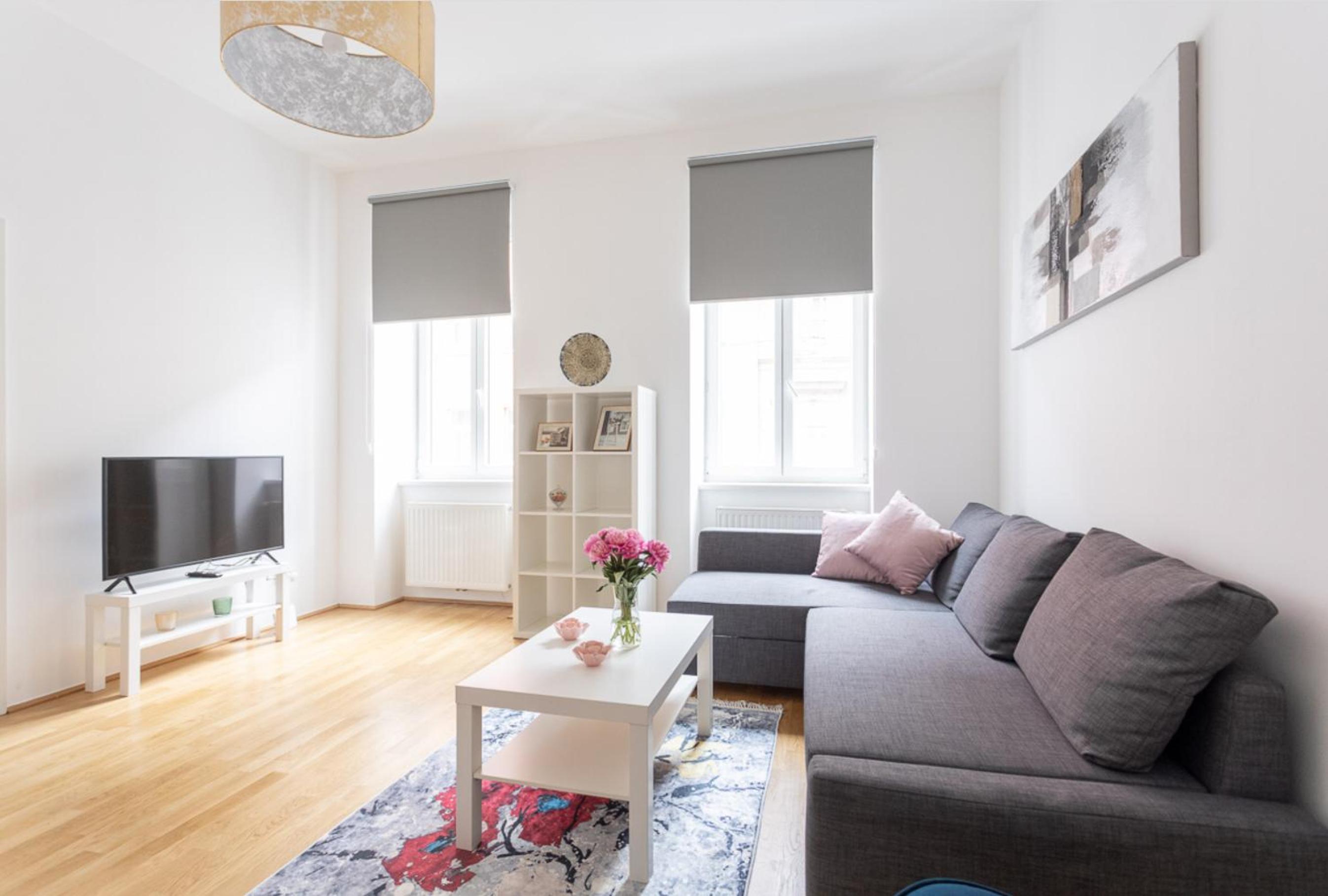 Charming Flat & Balcony near Central Station l BG5