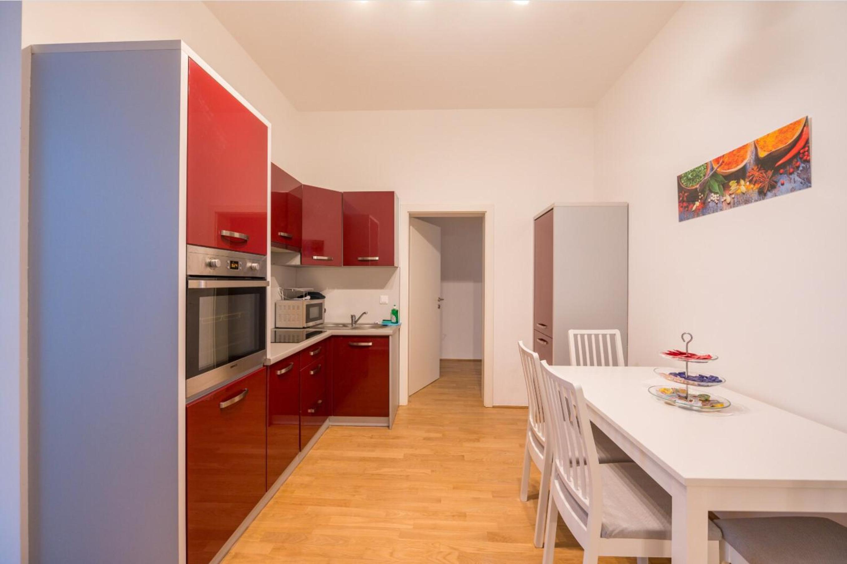 Charming Flat & Balcony near Central Station l BG5