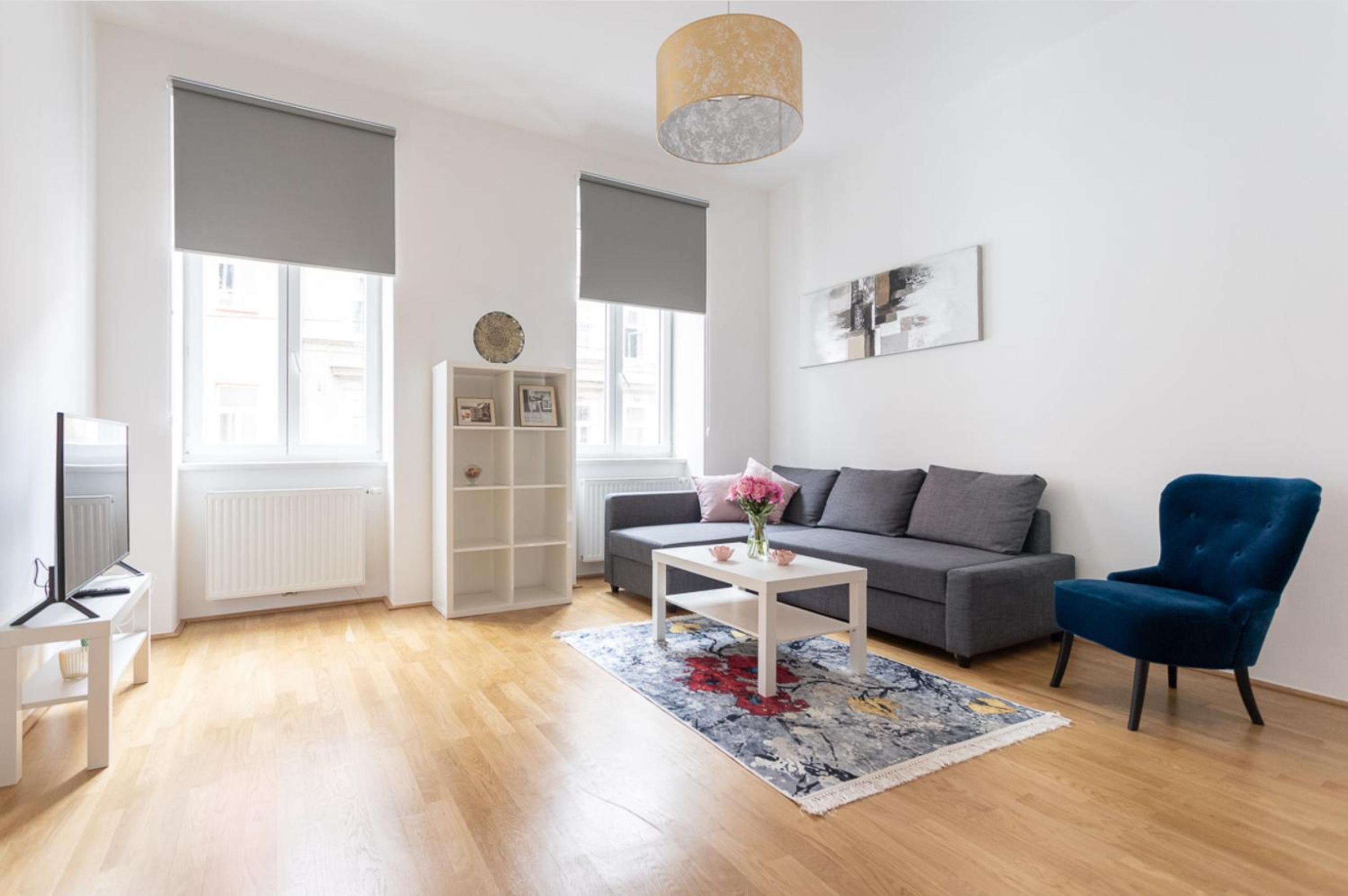Charming Flat & Balcony near Central Station l BG5
