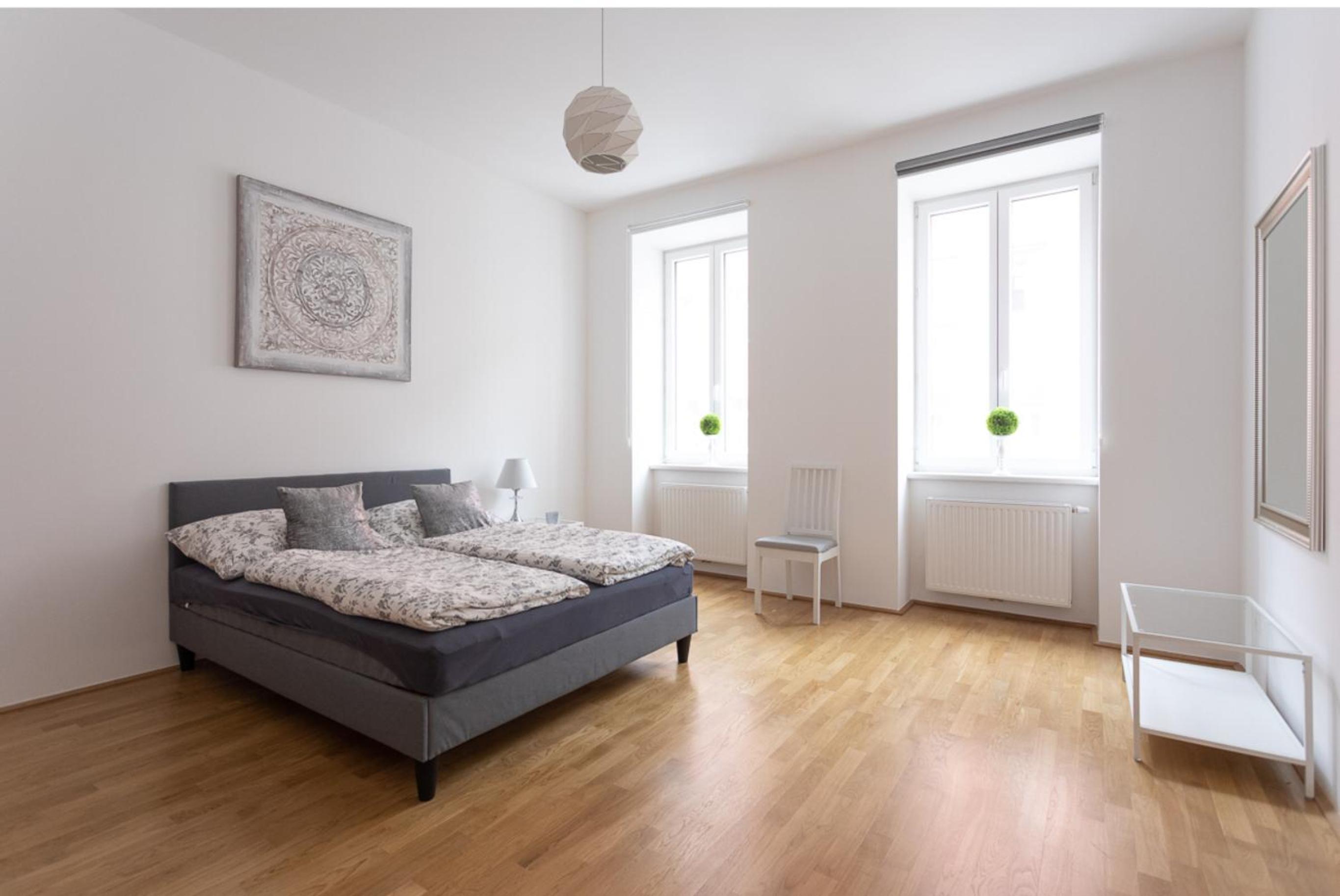 Charming Flat & Balcony near Central Station l BG5