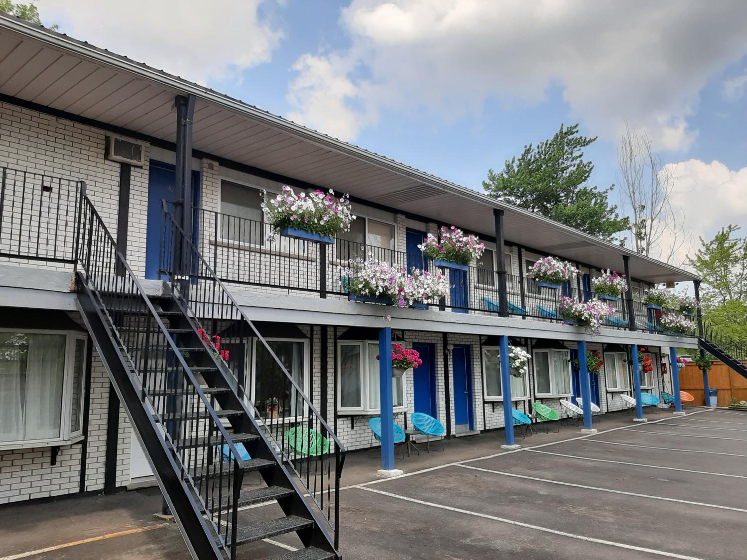 Blue Moon Motel
