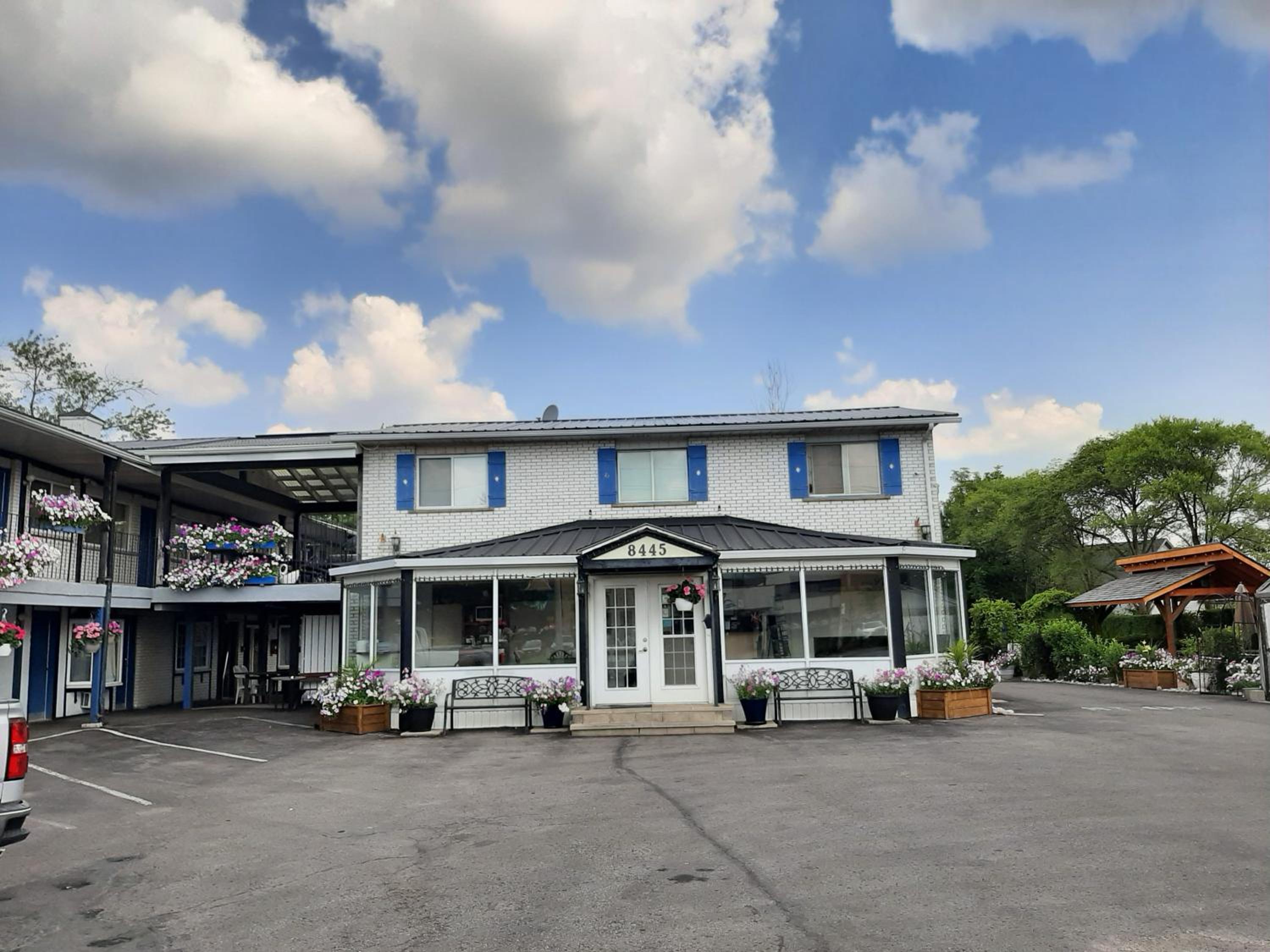 Blue Moon Motel