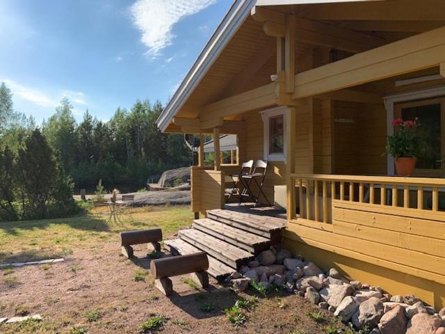 Luxury Holiday Home with Private Lake