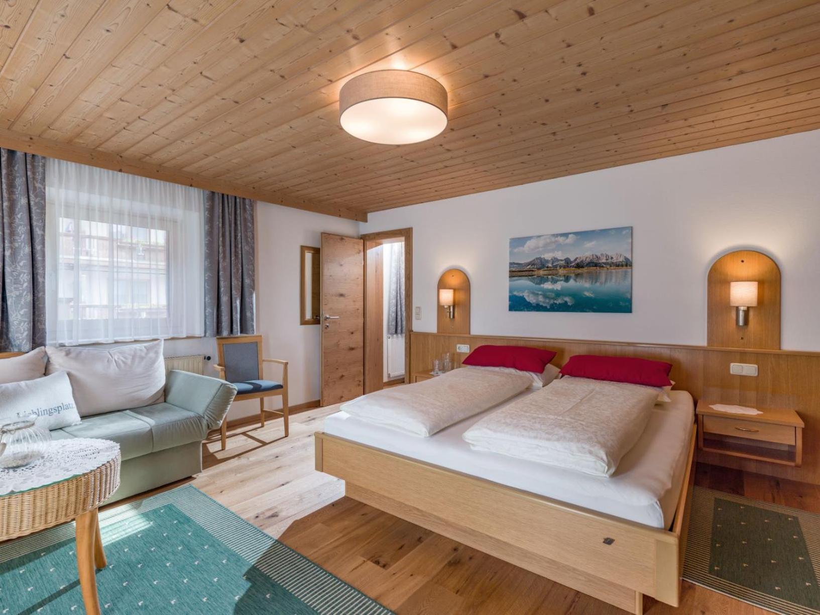 Pension Hinterholzer Apartments und Zimmer