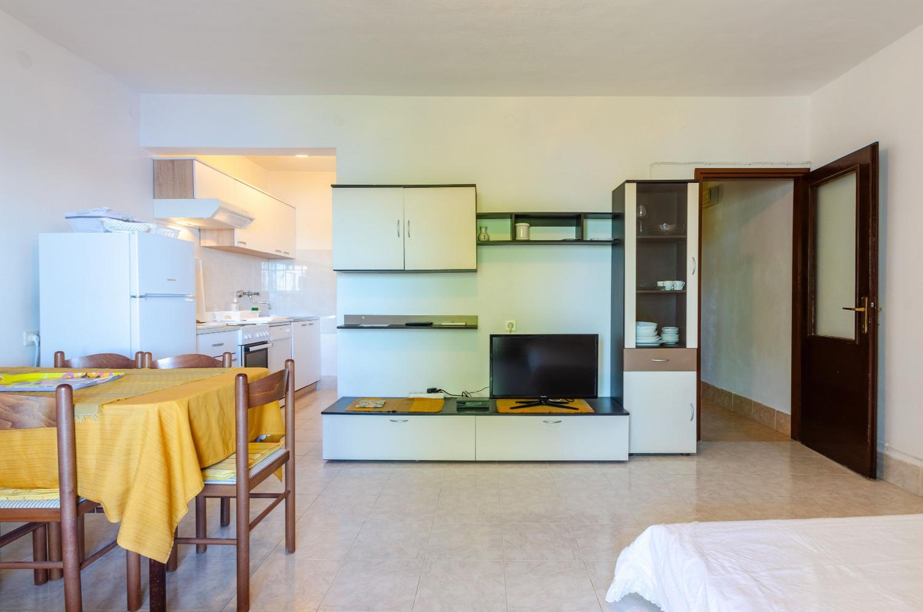 Apartments Ljiljana
