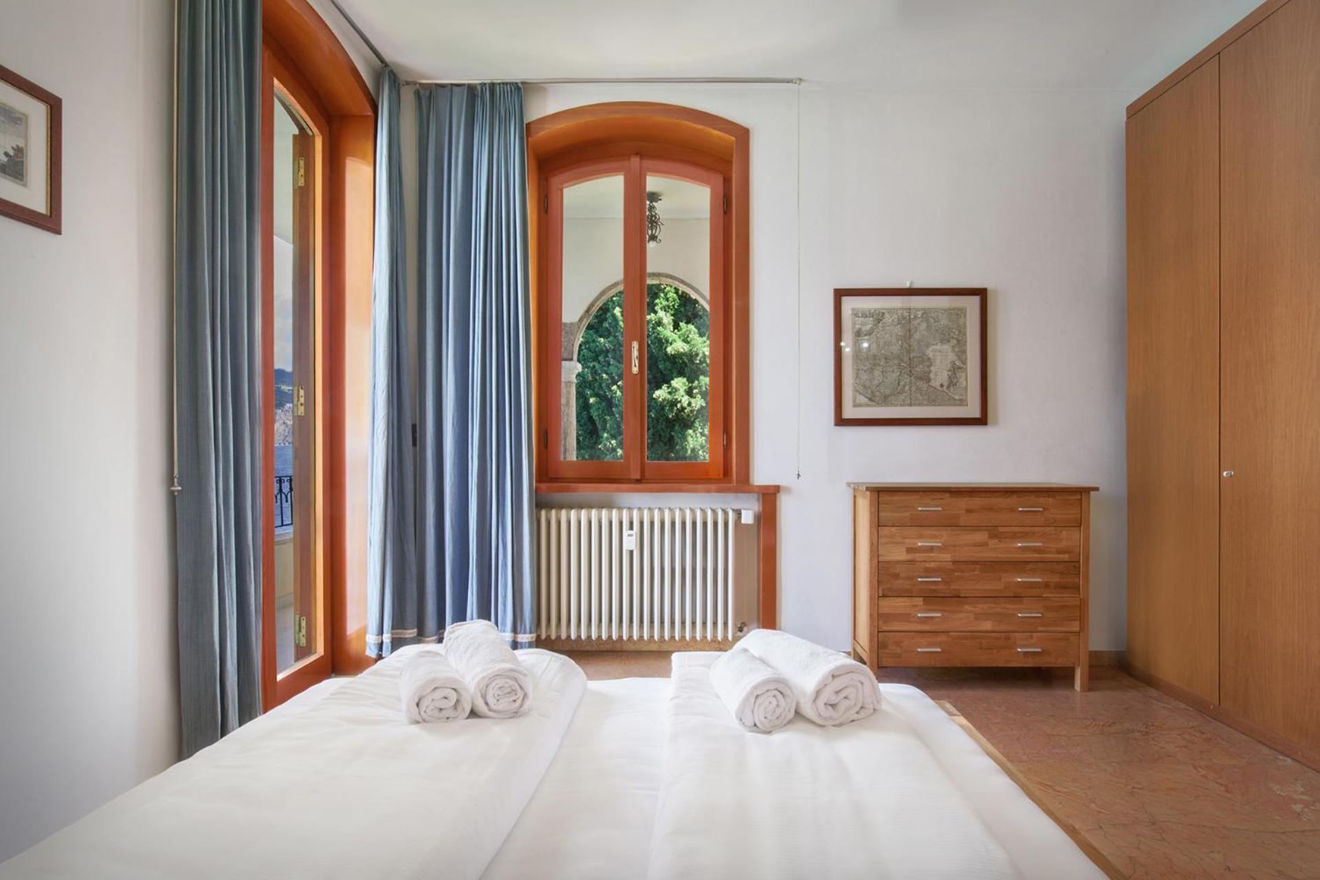 Villa Francesca-Grande appartamento in riva al lago view 5