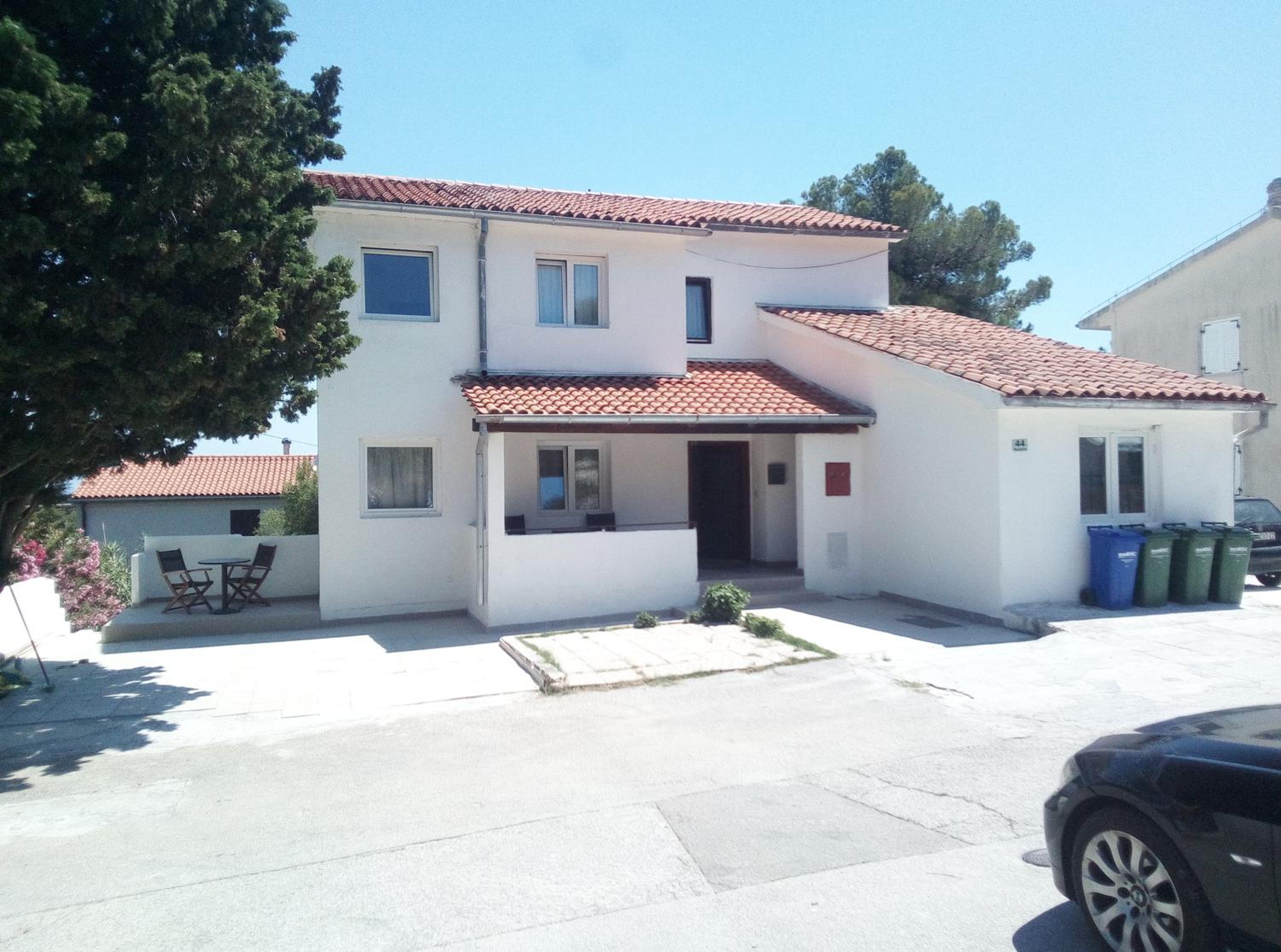 Apartments and rooms Camelia view 2