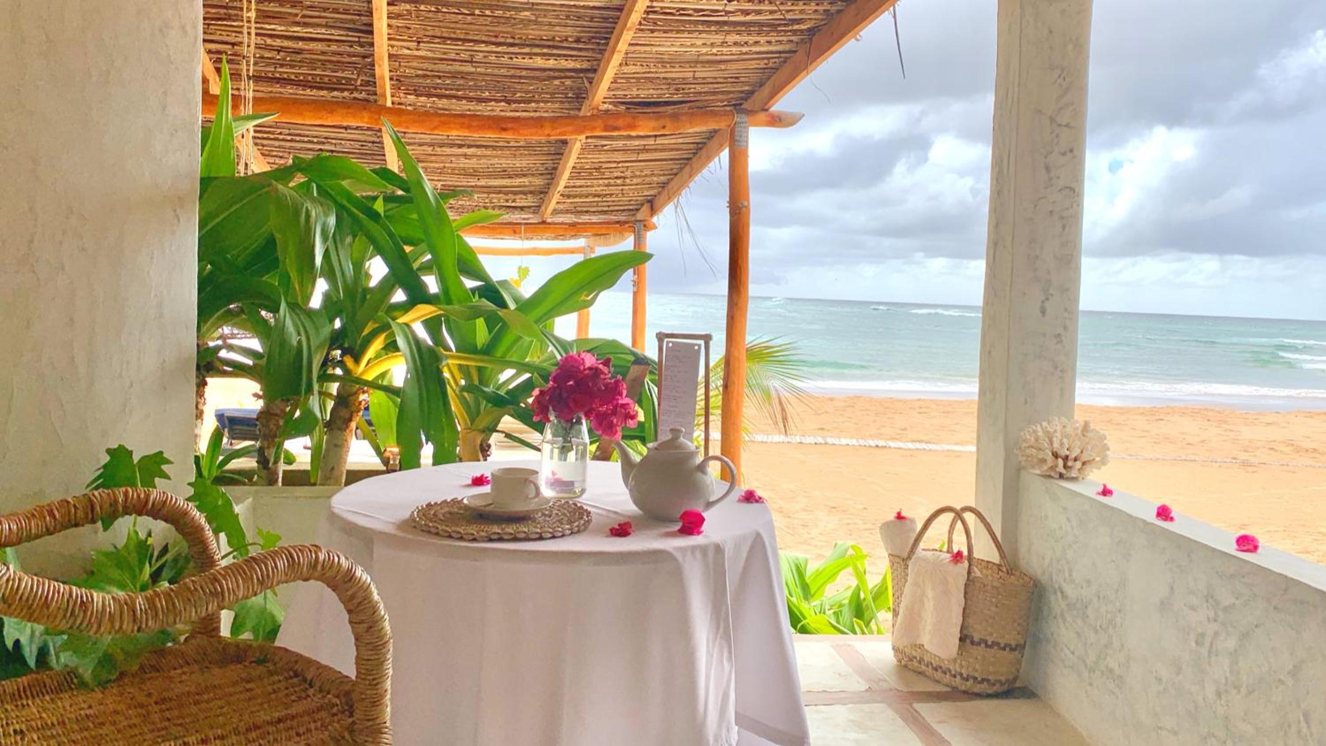 Casa na Praia Tofo- beach front hotel