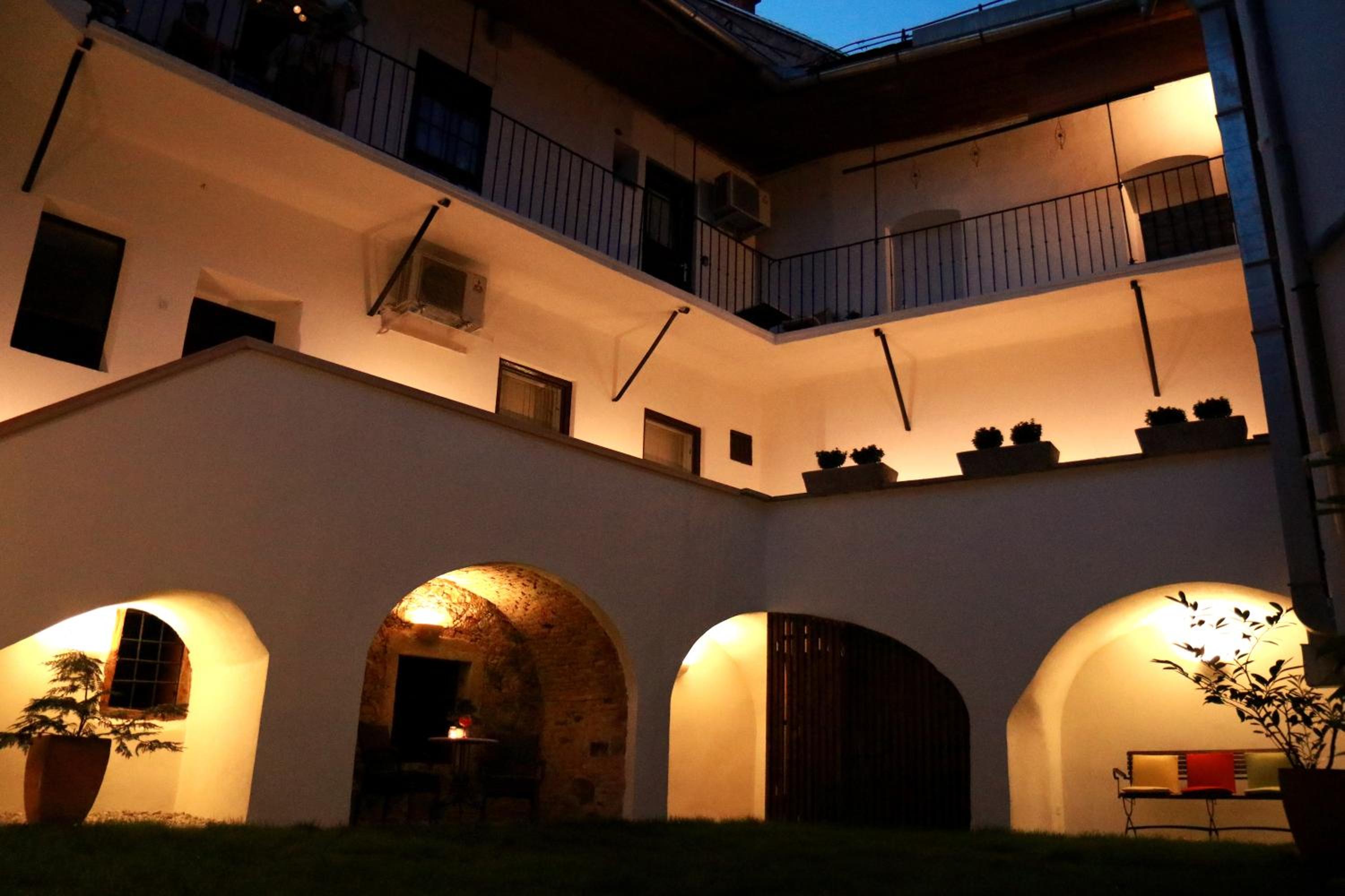 Photo 47