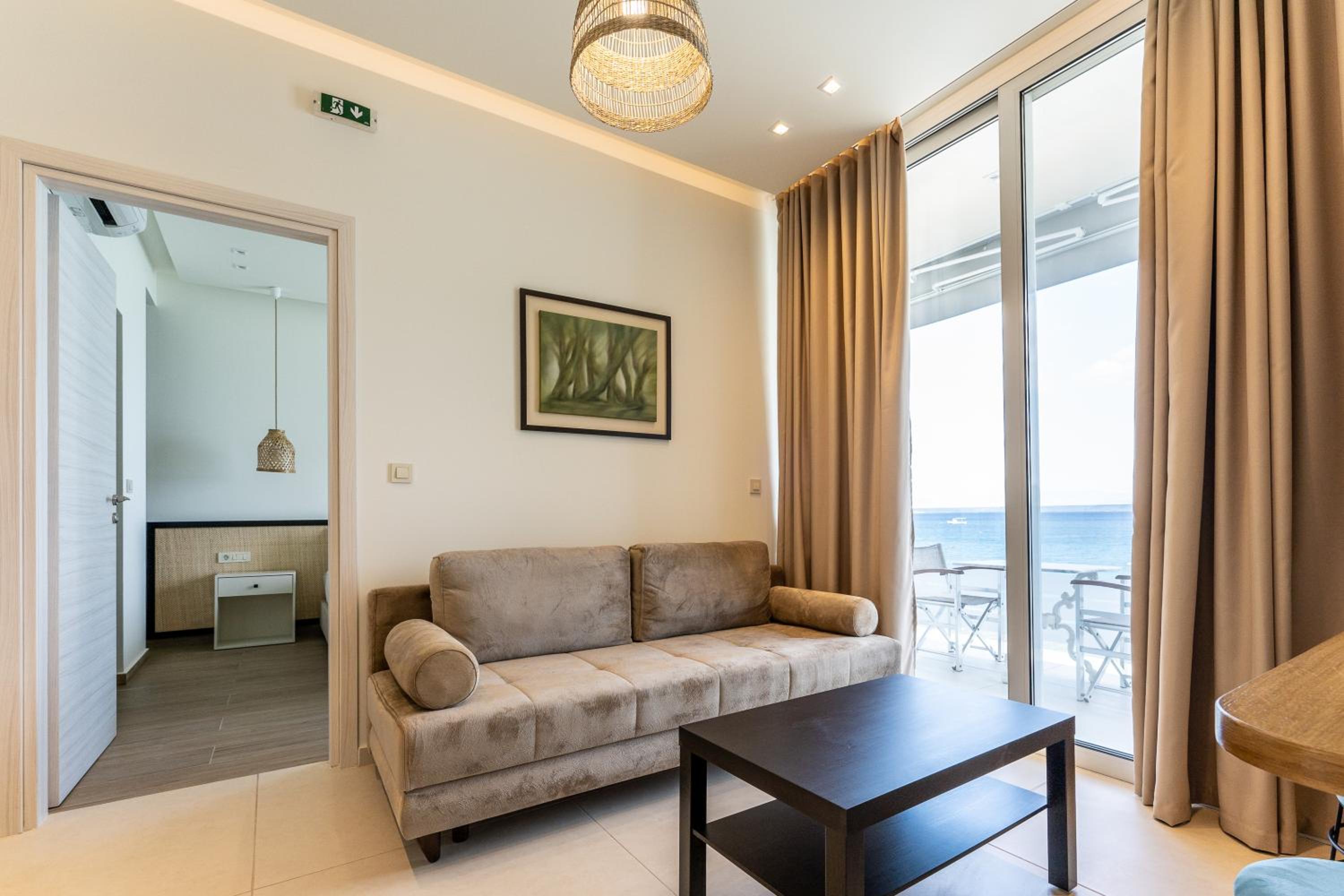 Mari Hotel & Maisonettes photo 5