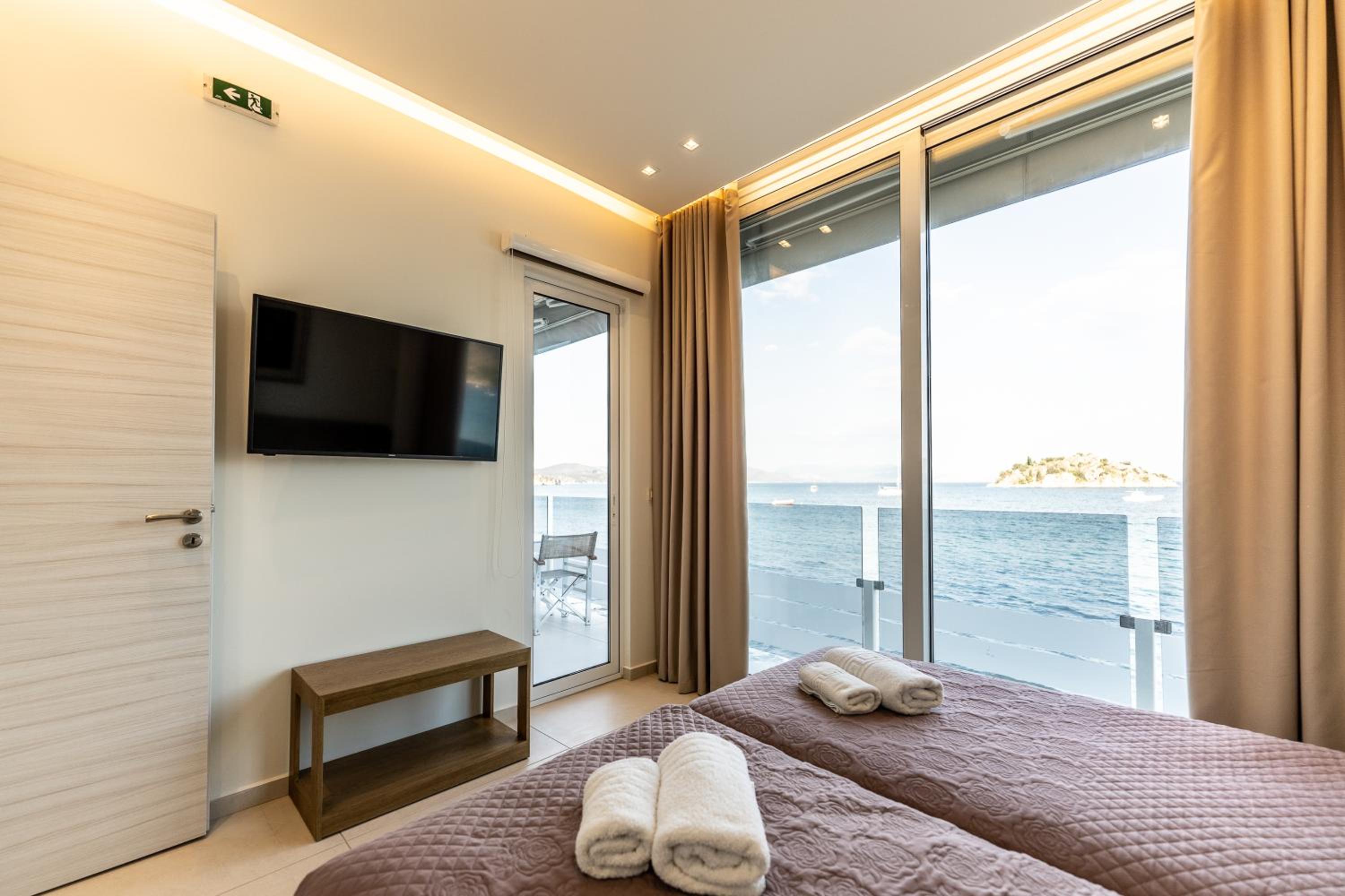 Mari Hotel & Maisonettes photo 3