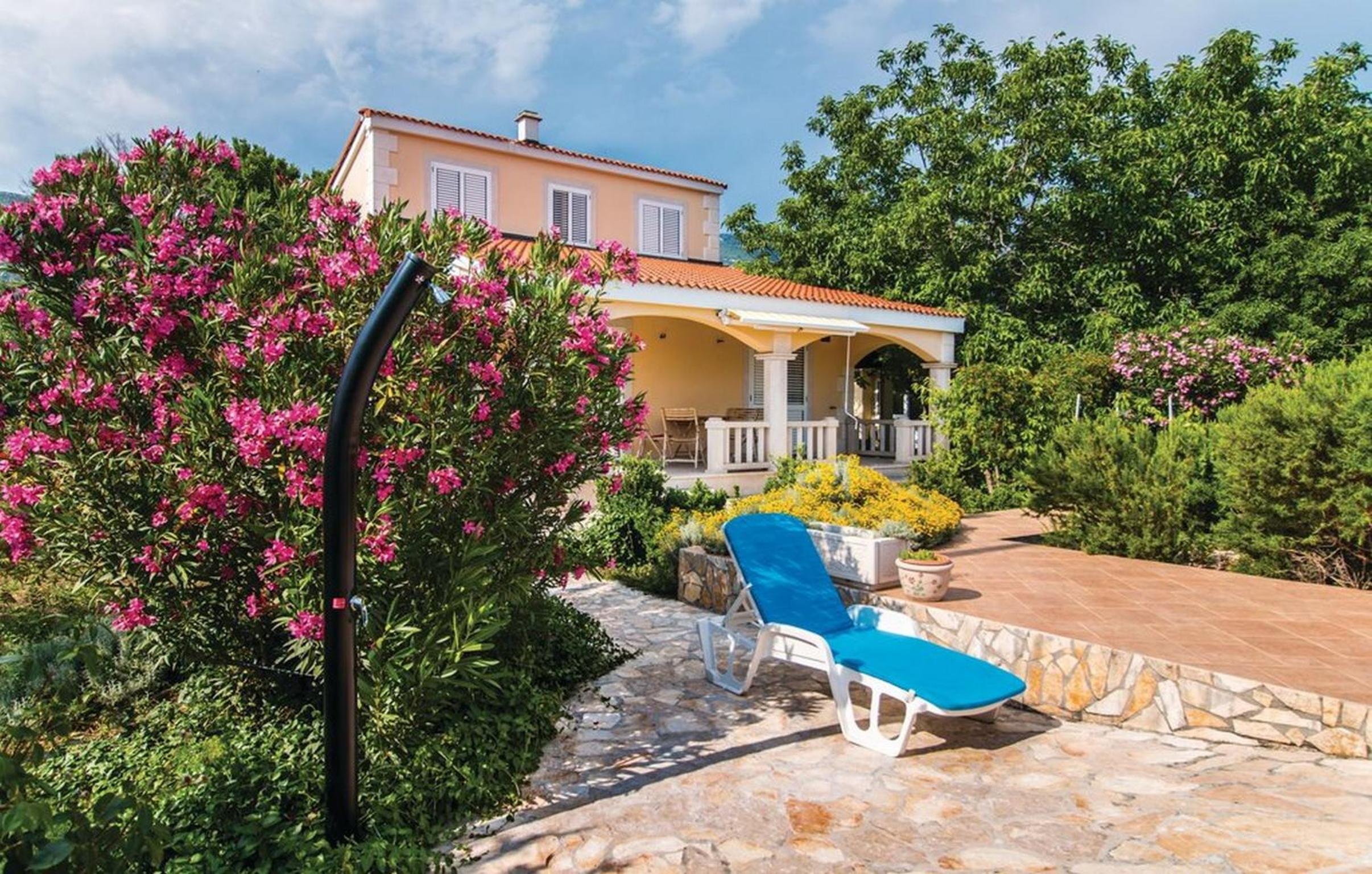 Hotel Holiday Home Parada - Image 1