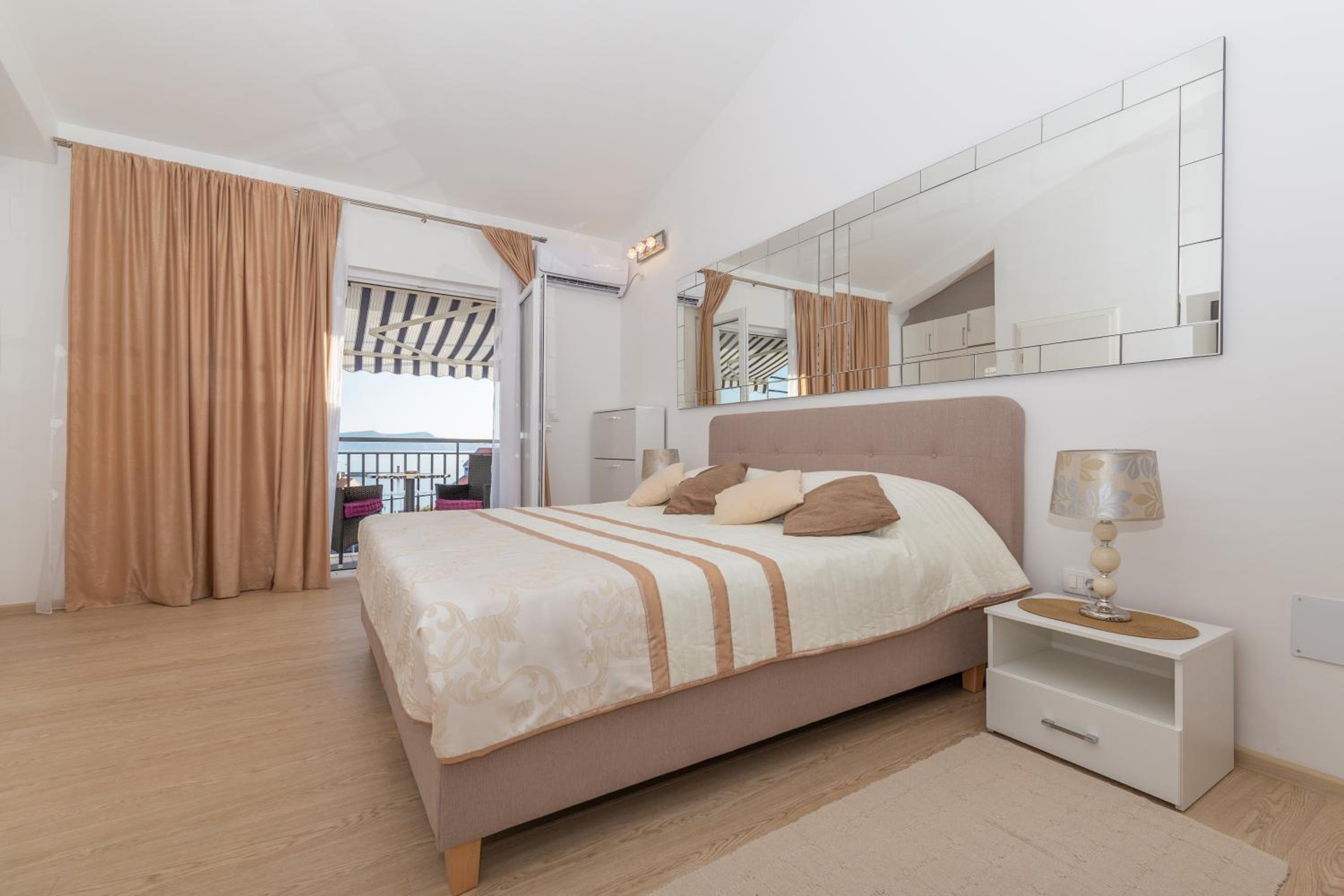 Beautiful sea view 6 luxury studio Danijela view 2