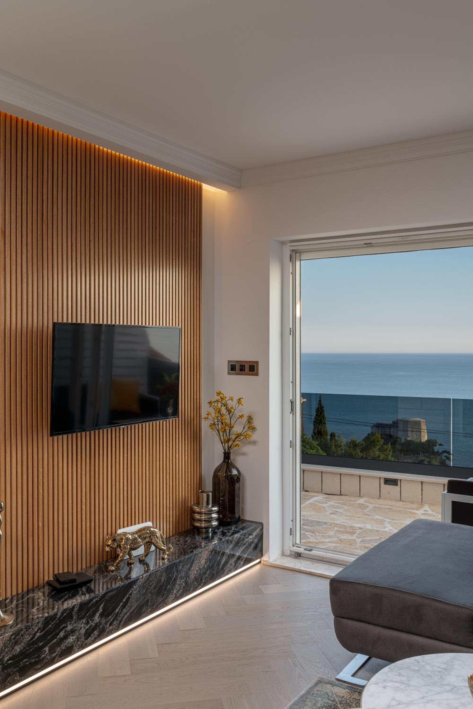 Insula Luxury Apartment