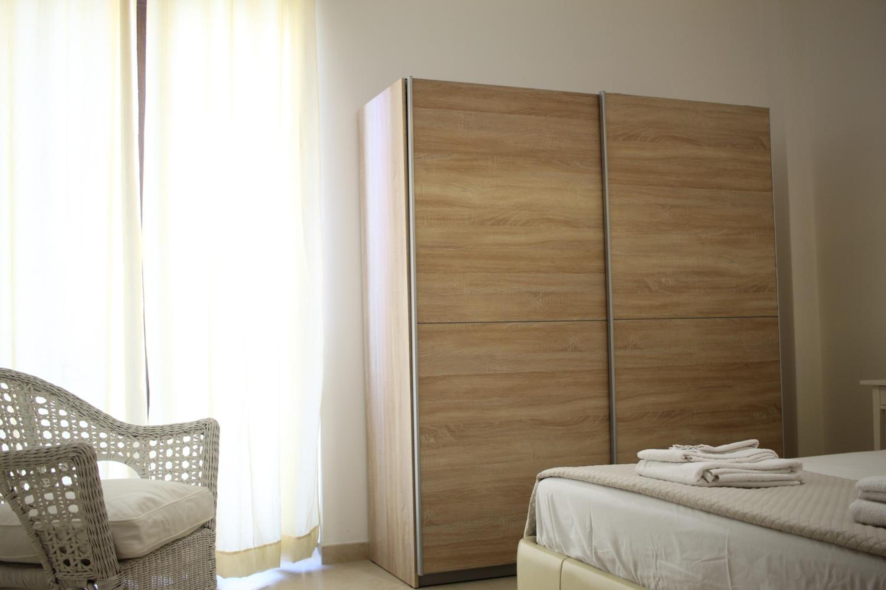 Serena GuestHouse en Monopoli — hotel room