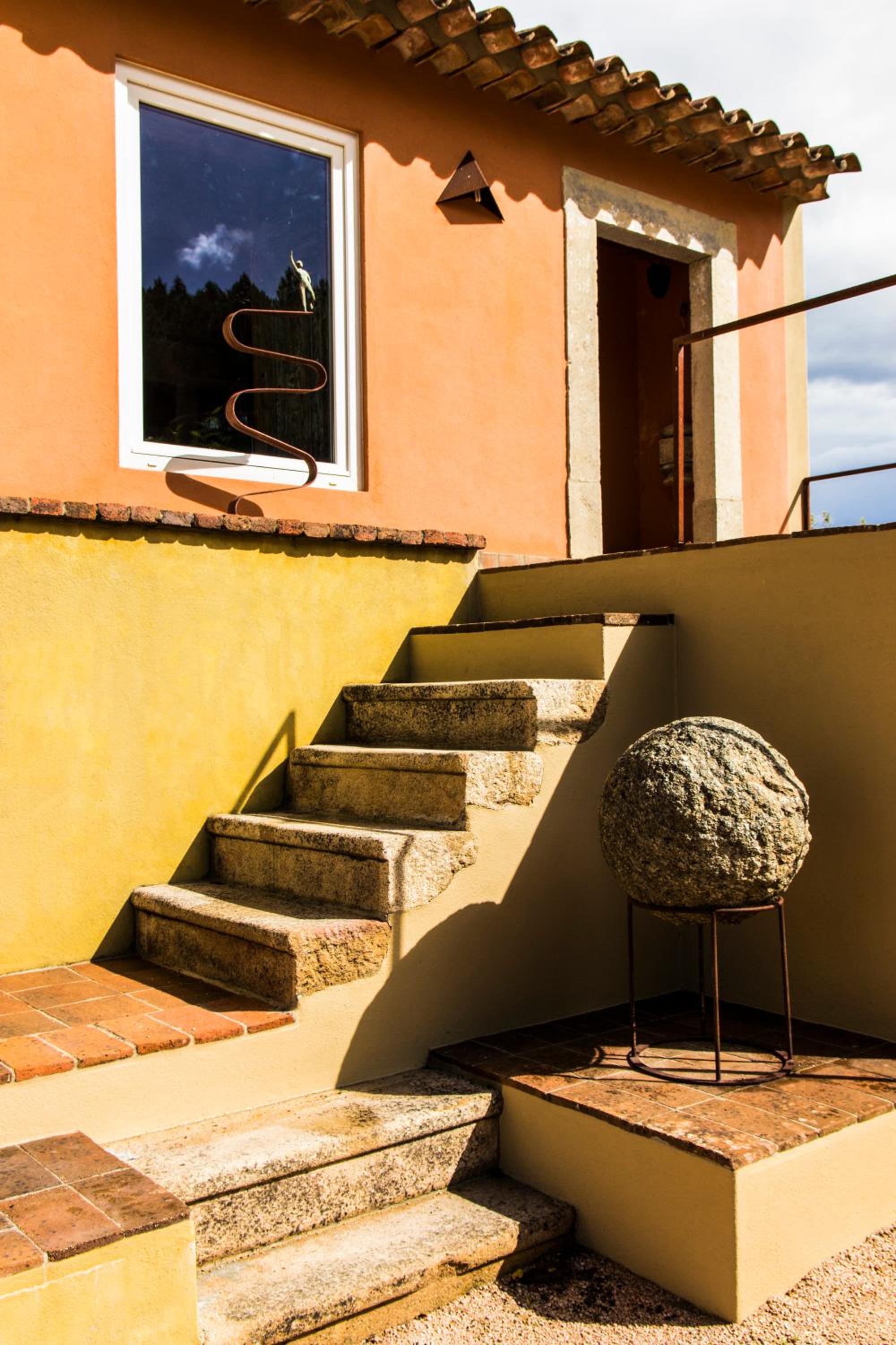 Quinta do Barrieiro - Art Selection by Maria Leal da Costa view 3