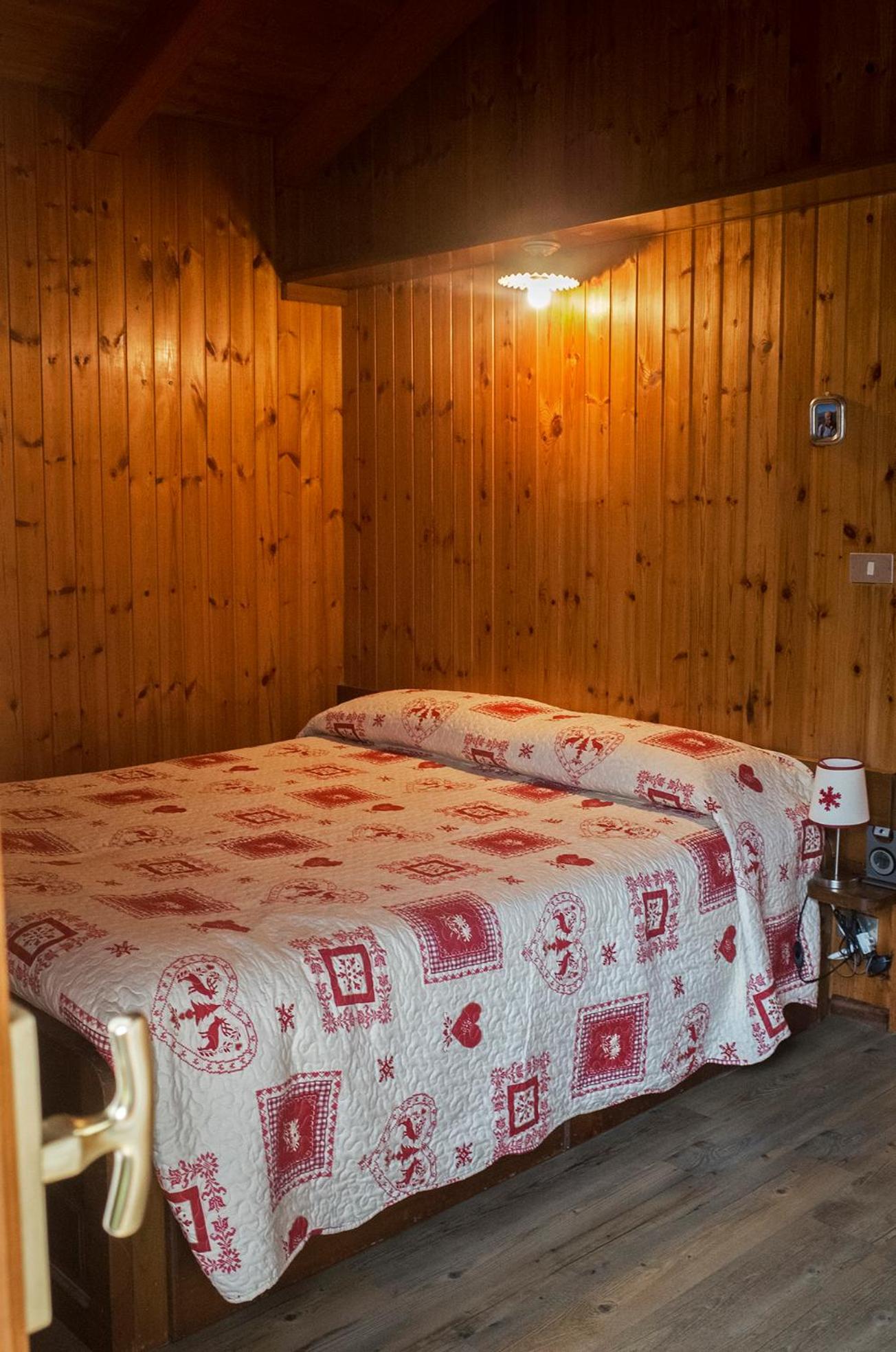 Chalet indipendente in centro a Valtournenche view 2
