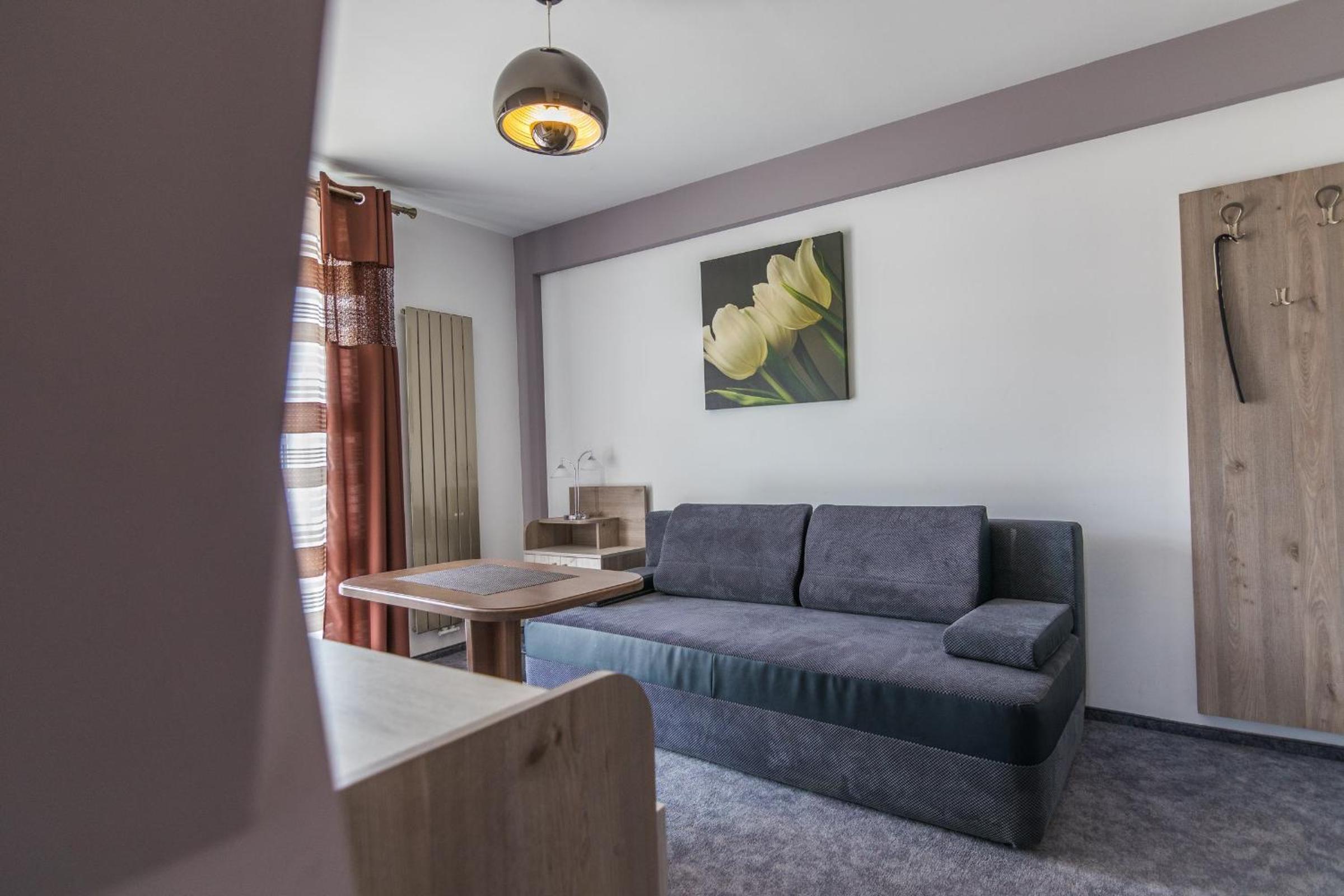 Resident Rene USTKA, photo 166
