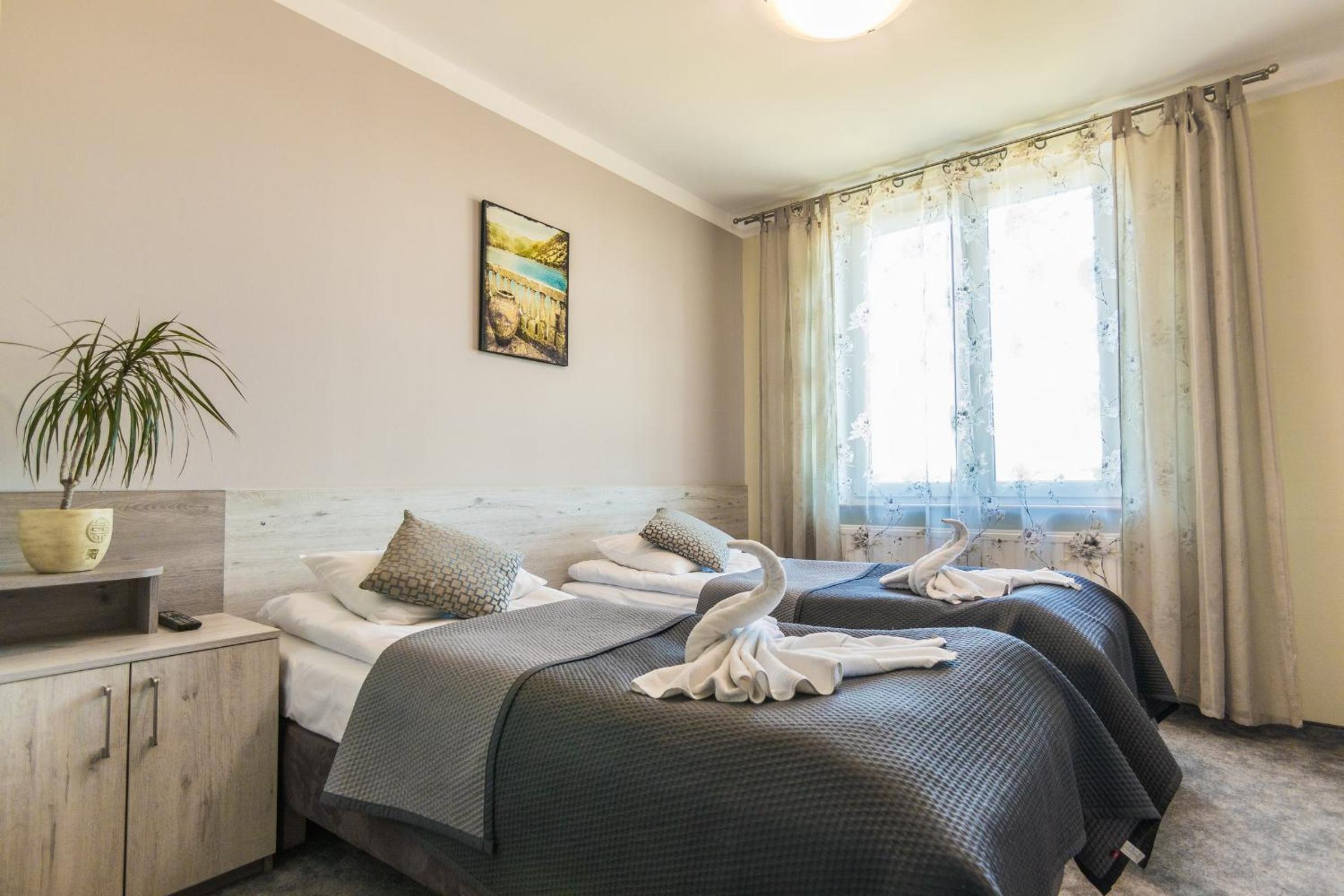Resident Rene USTKA, photo 78