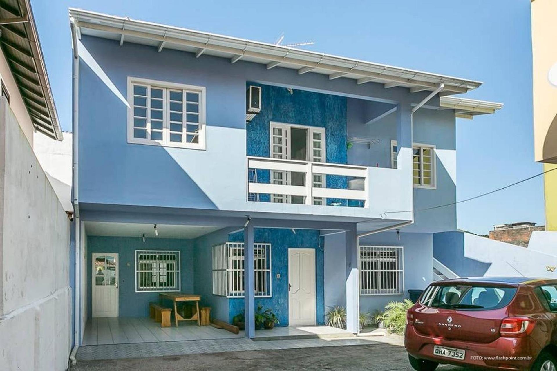 Casa 150m da praia em pátio familiar