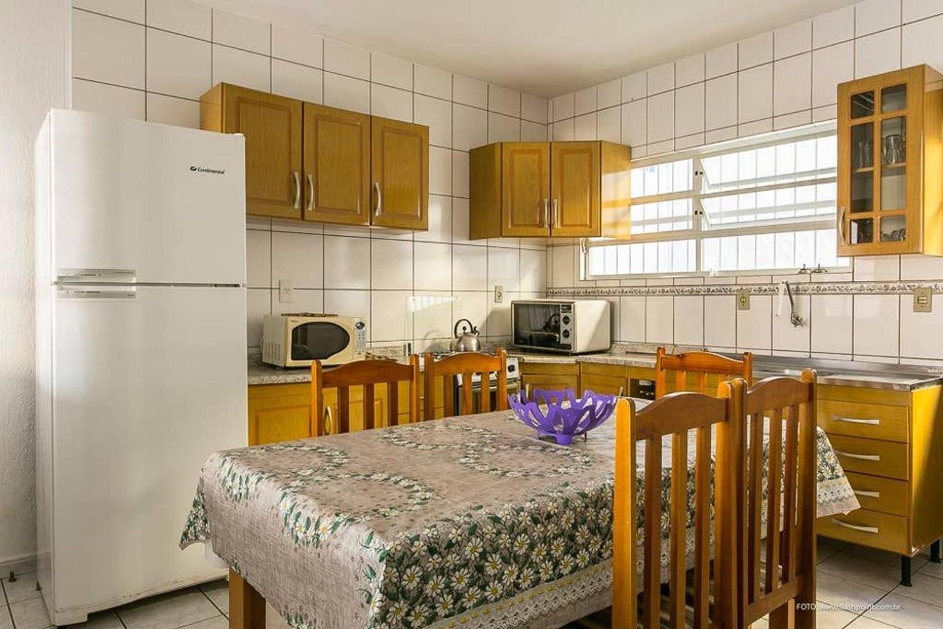 Casa 150m da praia em pátio familiar