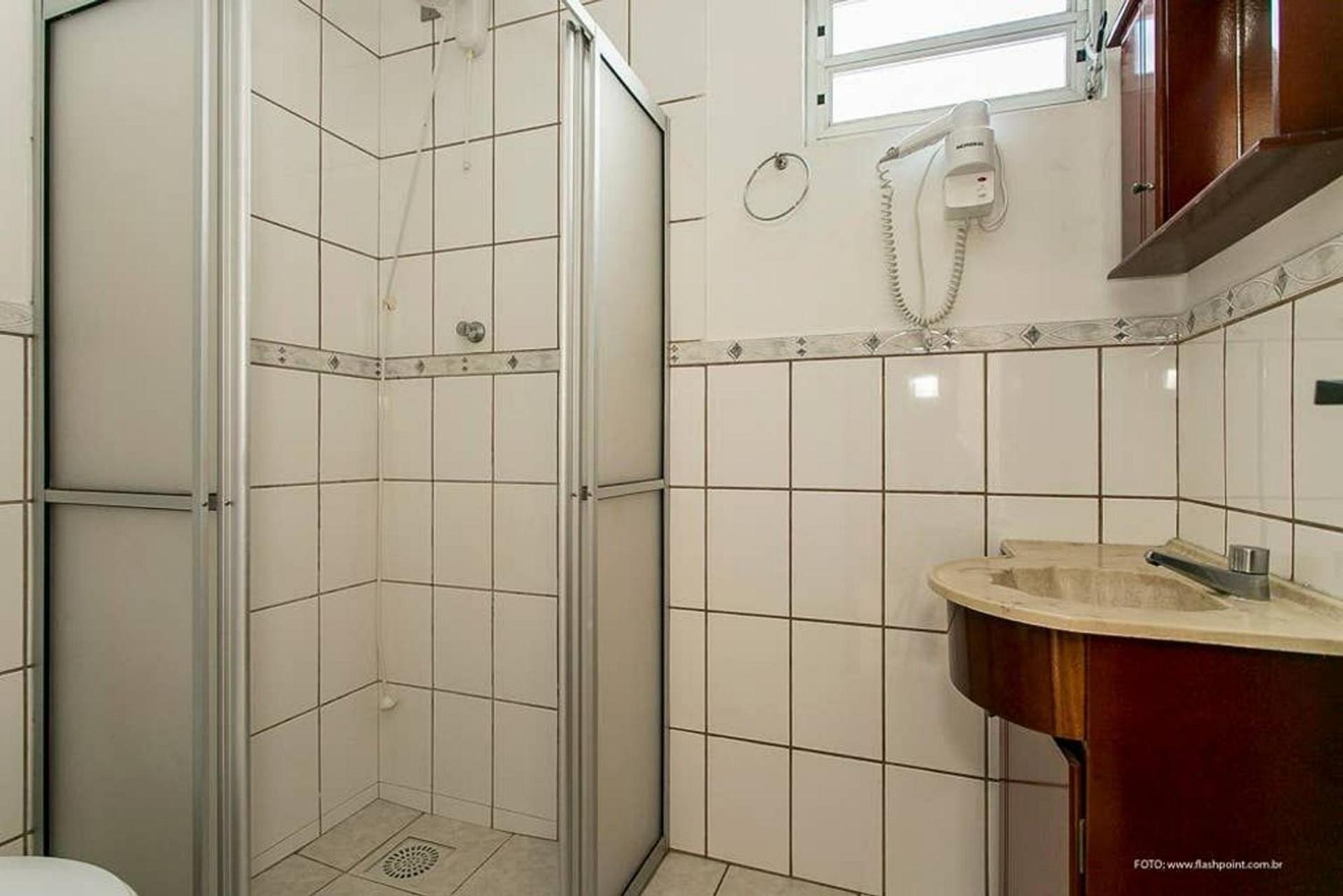 Casa 150m da praia em pátio familiar