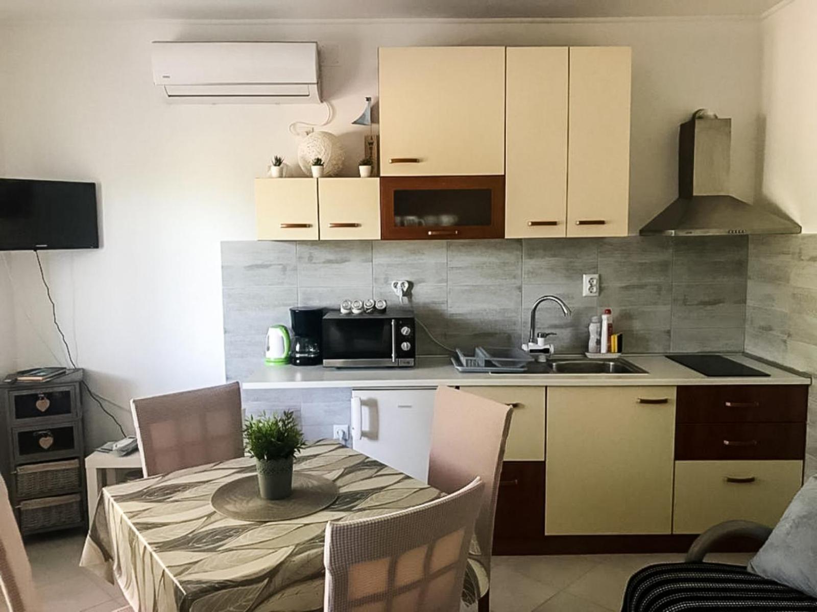 Apartments Sea Star Ivana view 3