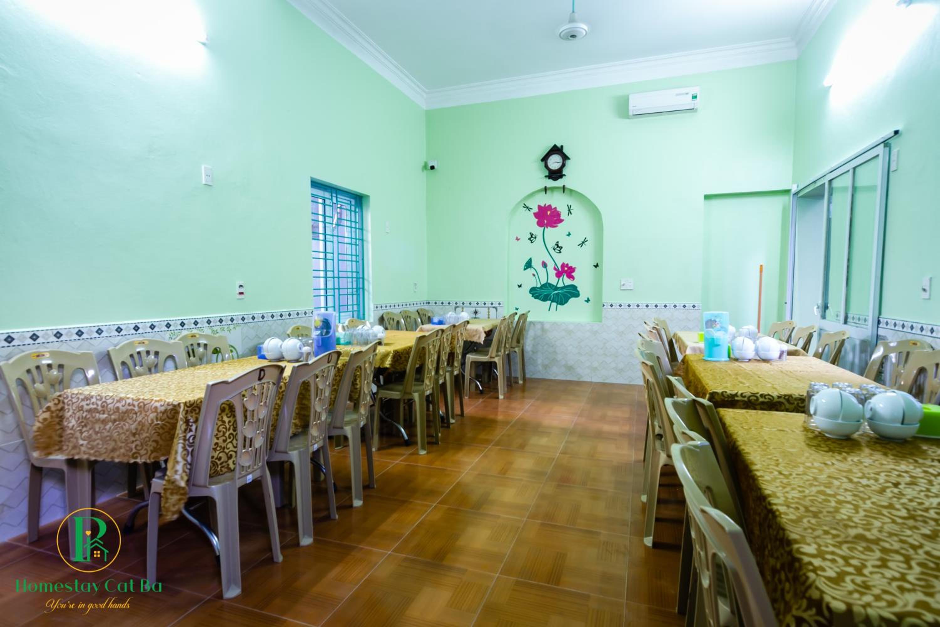 Pi's Homestay CatBa view 2
