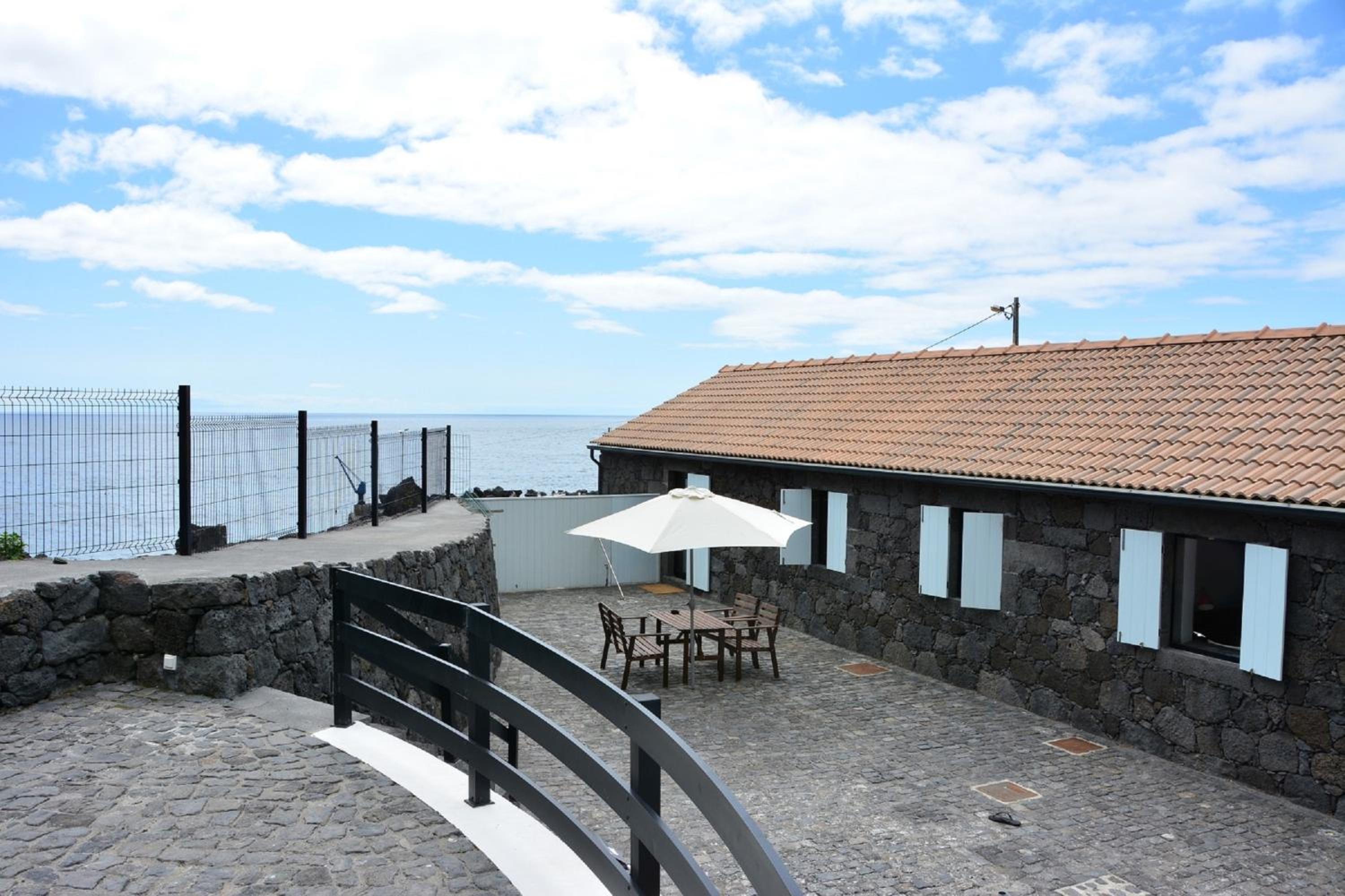 Casa dos Botes - WhaleBoat House TER view 3
