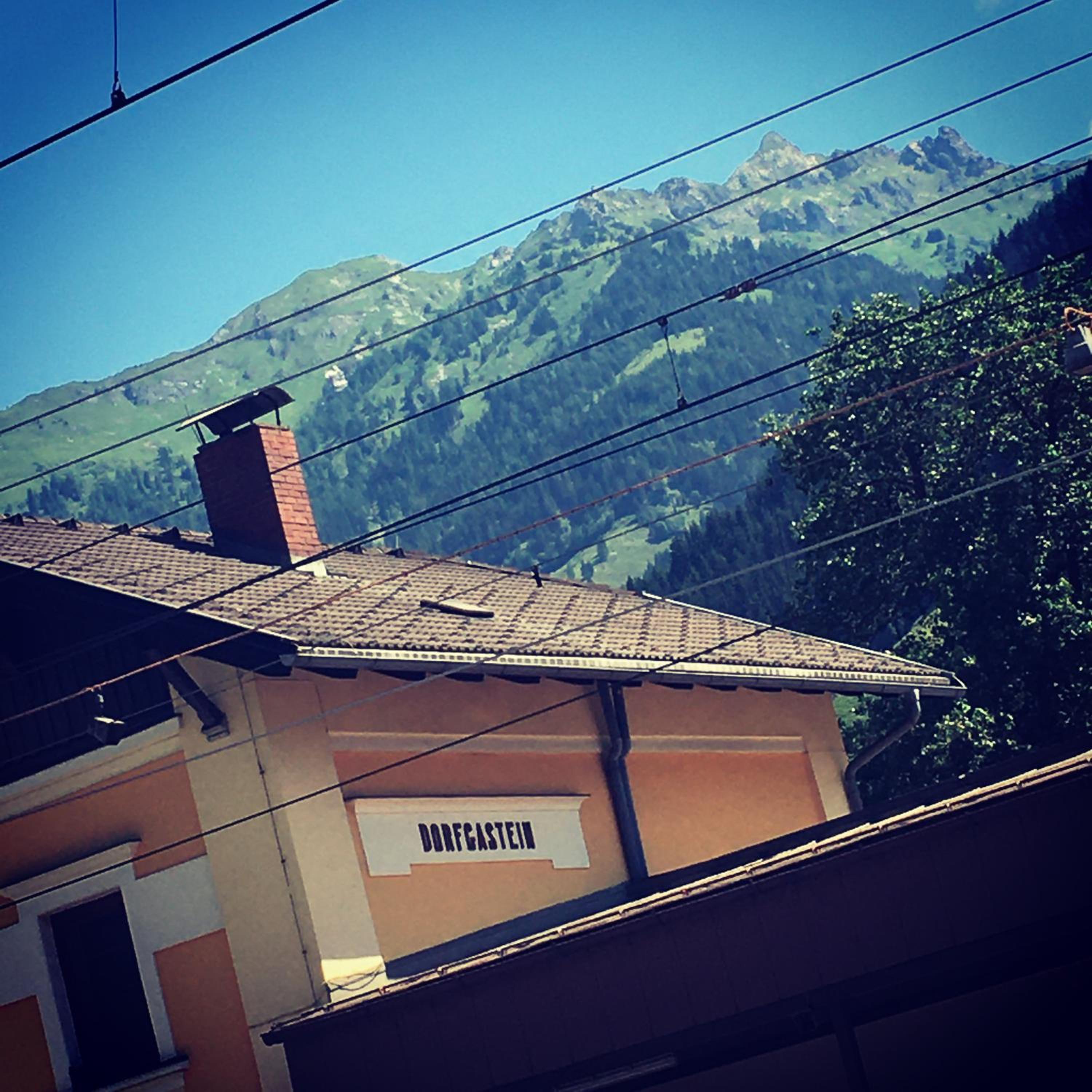 Chalet Franzi - Ruhiges Chalet mit Bergblick, Garten und gratis Eintritt ins Solarbad