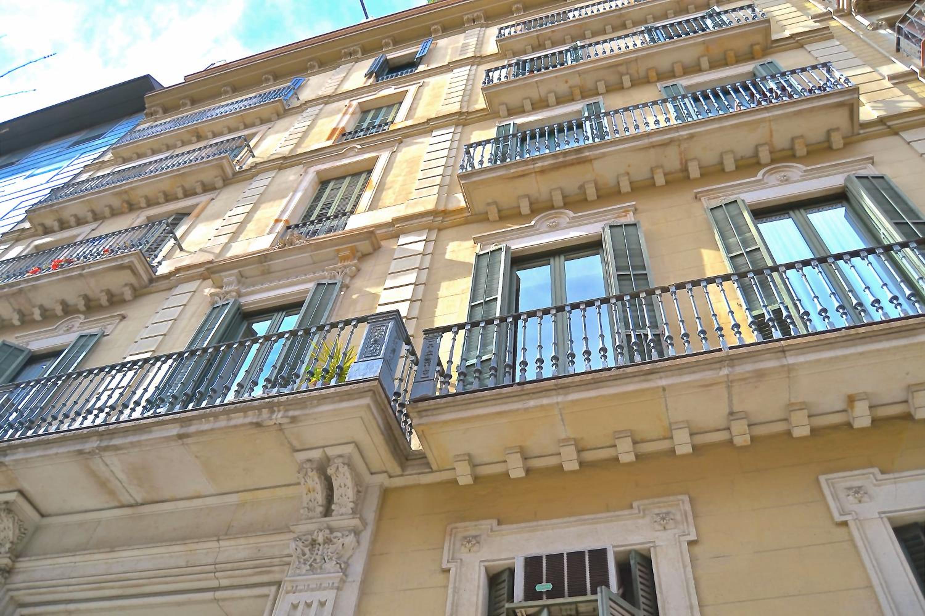 BizFlats Eixample Apartments