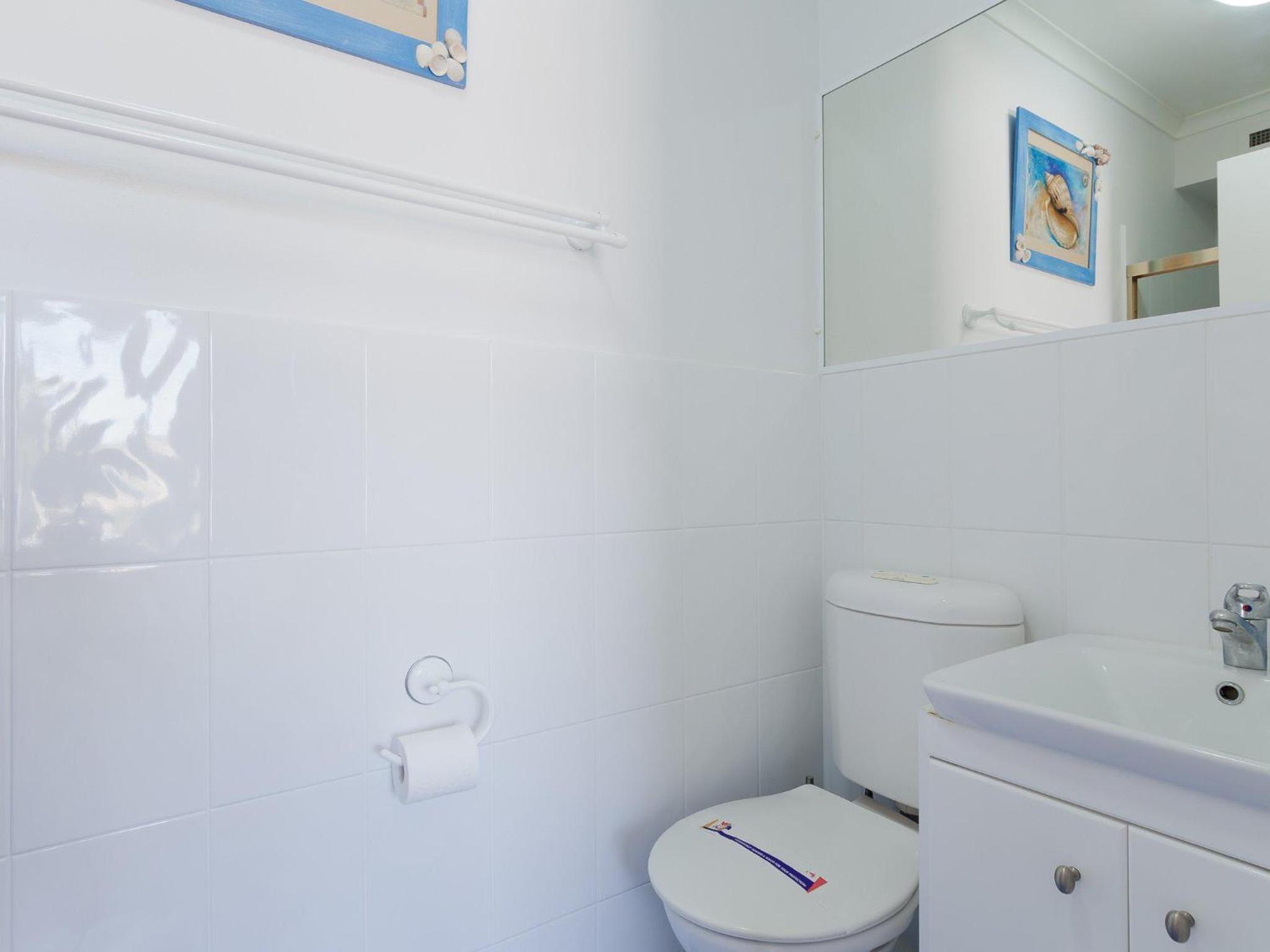 Bay Parklands, 54 2 Gowrie Avenue - air con, wifi, pool, tennis court,child friendly