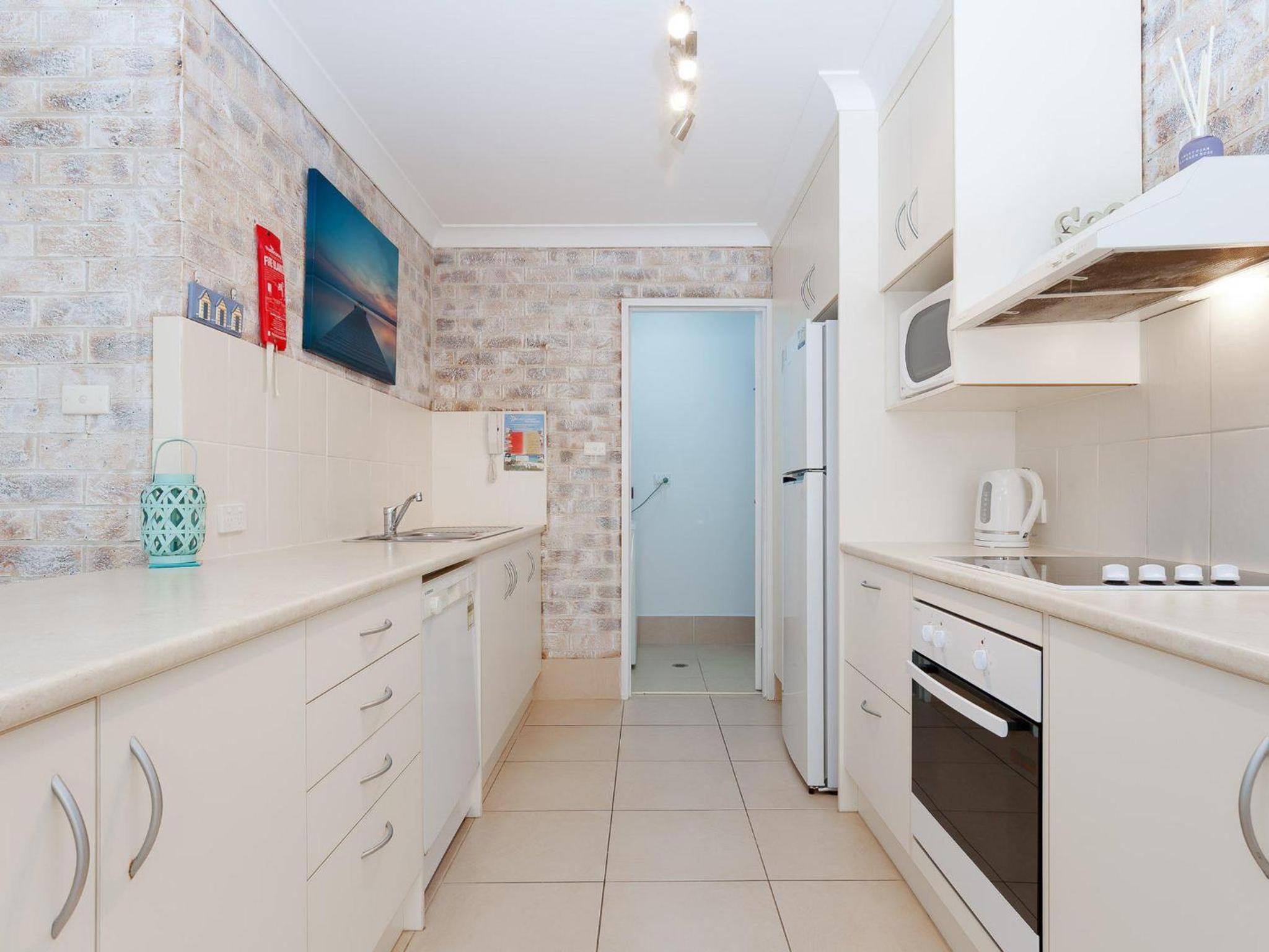 Bay Parklands, 54 2 Gowrie Avenue - air con, wifi, pool, tennis court,child friendly