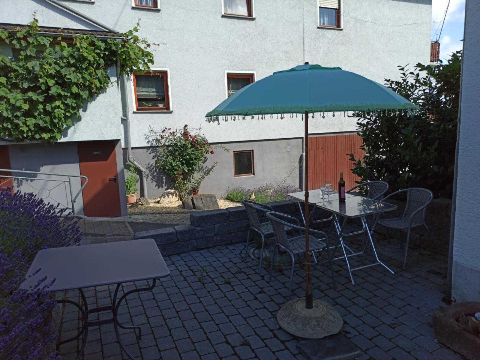 Romantische Ferienwohnung Rheingold 50 qm für 2 bis 4 P view 2