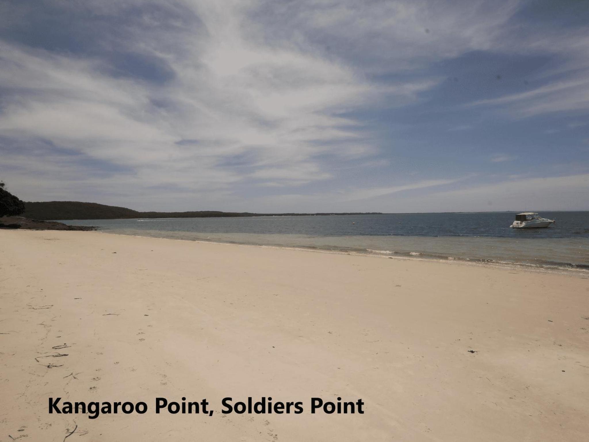 2 137 Soldiers Point Road luxury unit on the waterfront with aircon and free unlimited WiFi