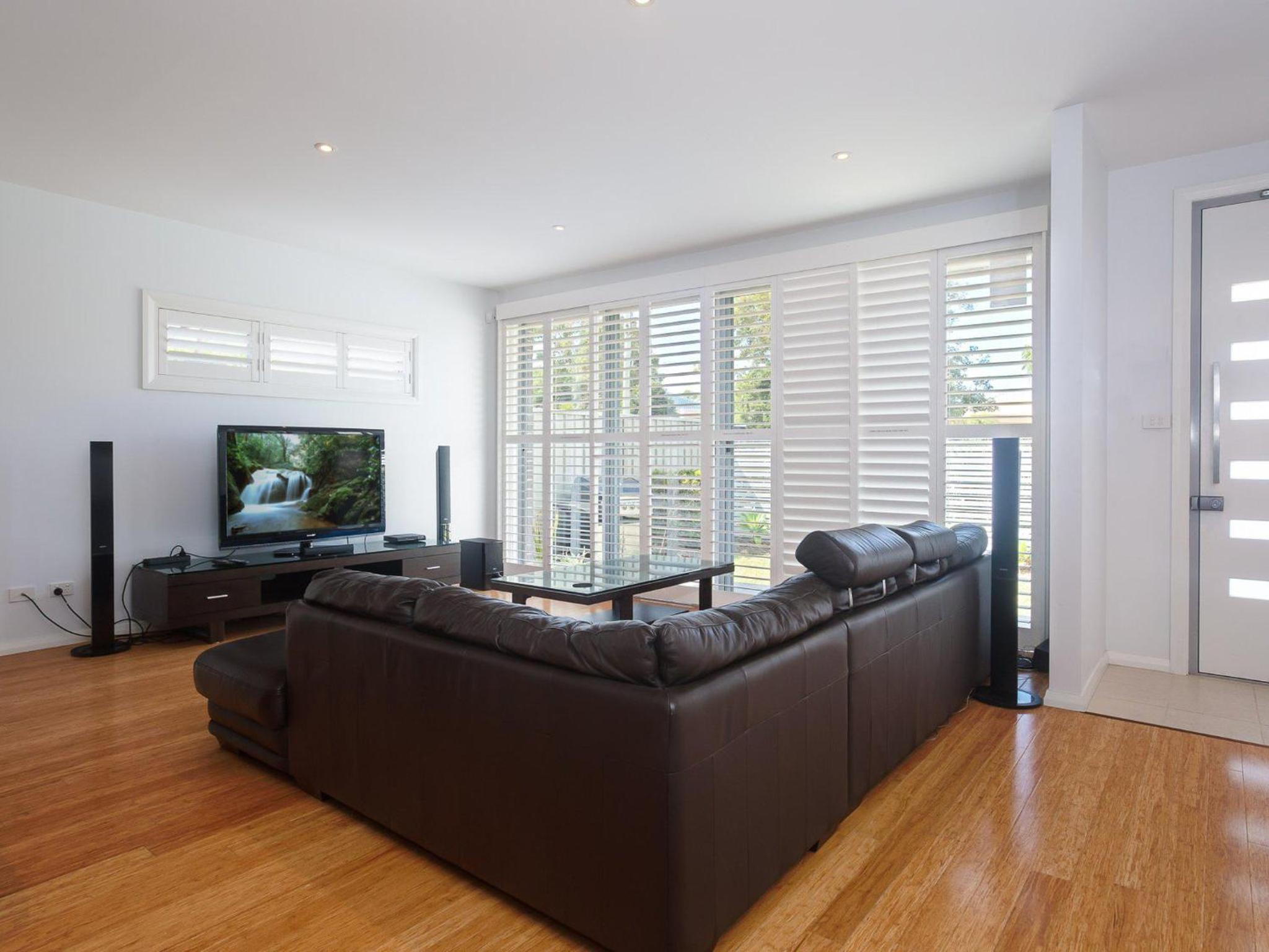 7a Judith Street stunning duplex with ducted air conditioning