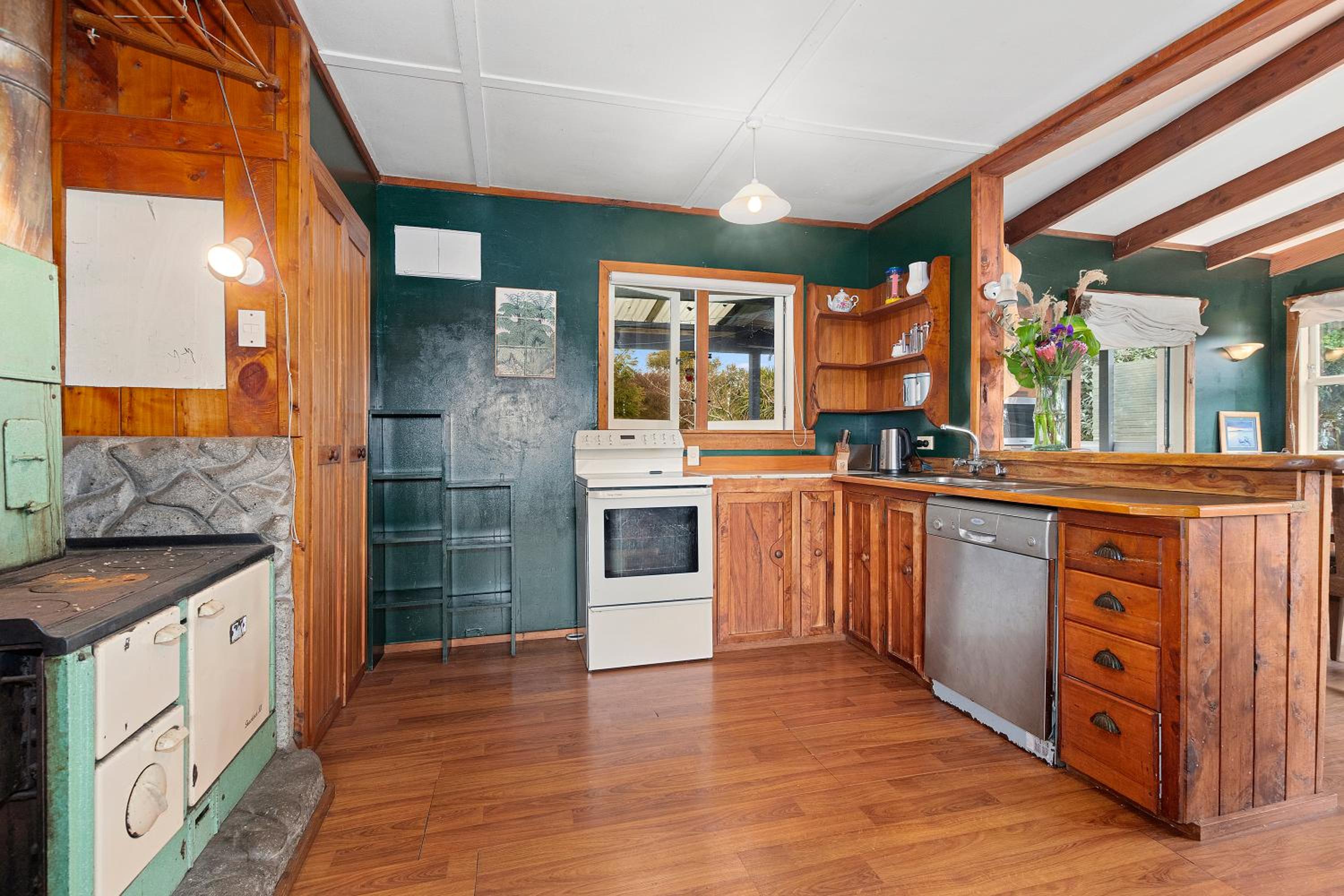 Beachy Bach - Mangawhai Heads Holiday Home view 5