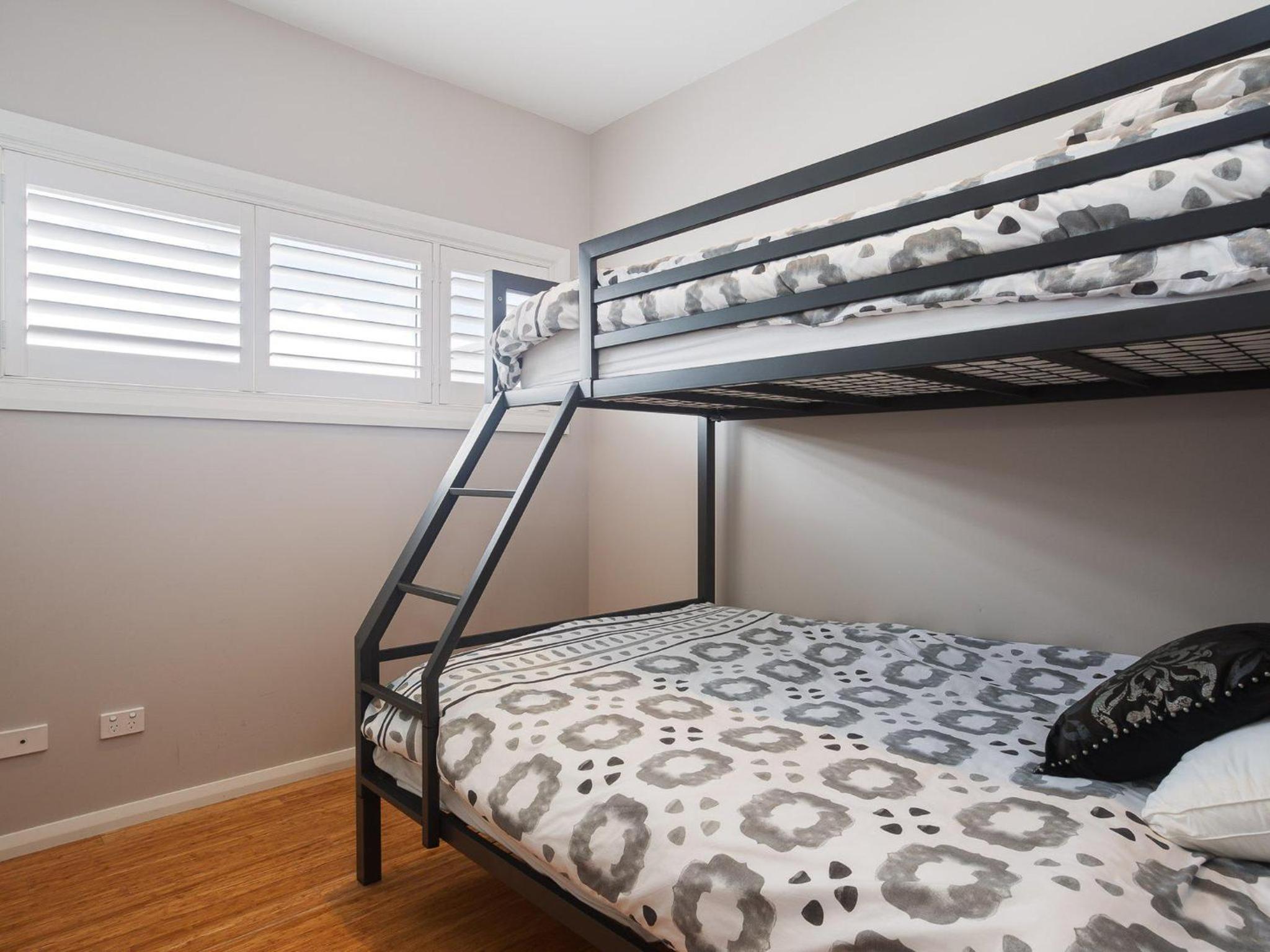 7 Judith Street Stunning duplex with ducted air