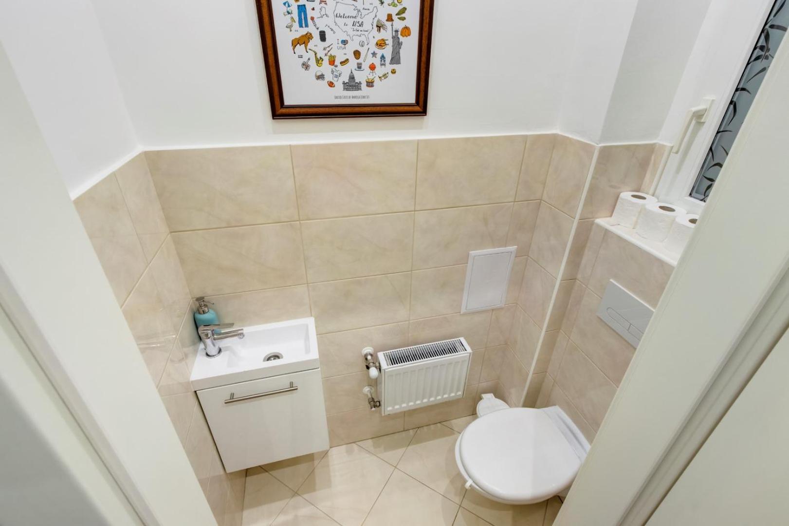Standard Apartment by Hi5 - Weiner Leo view 5