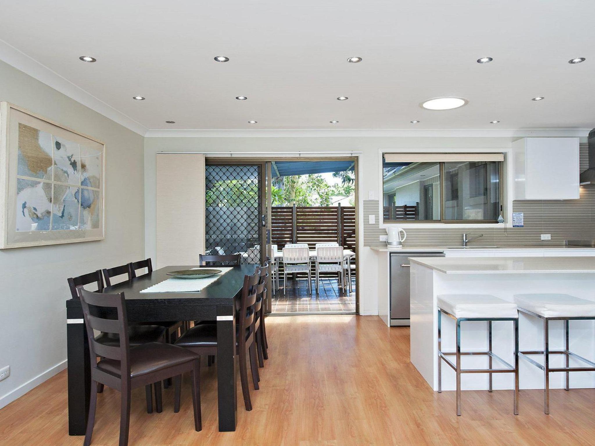 Beach House 8 Mistral Close large house with aircon