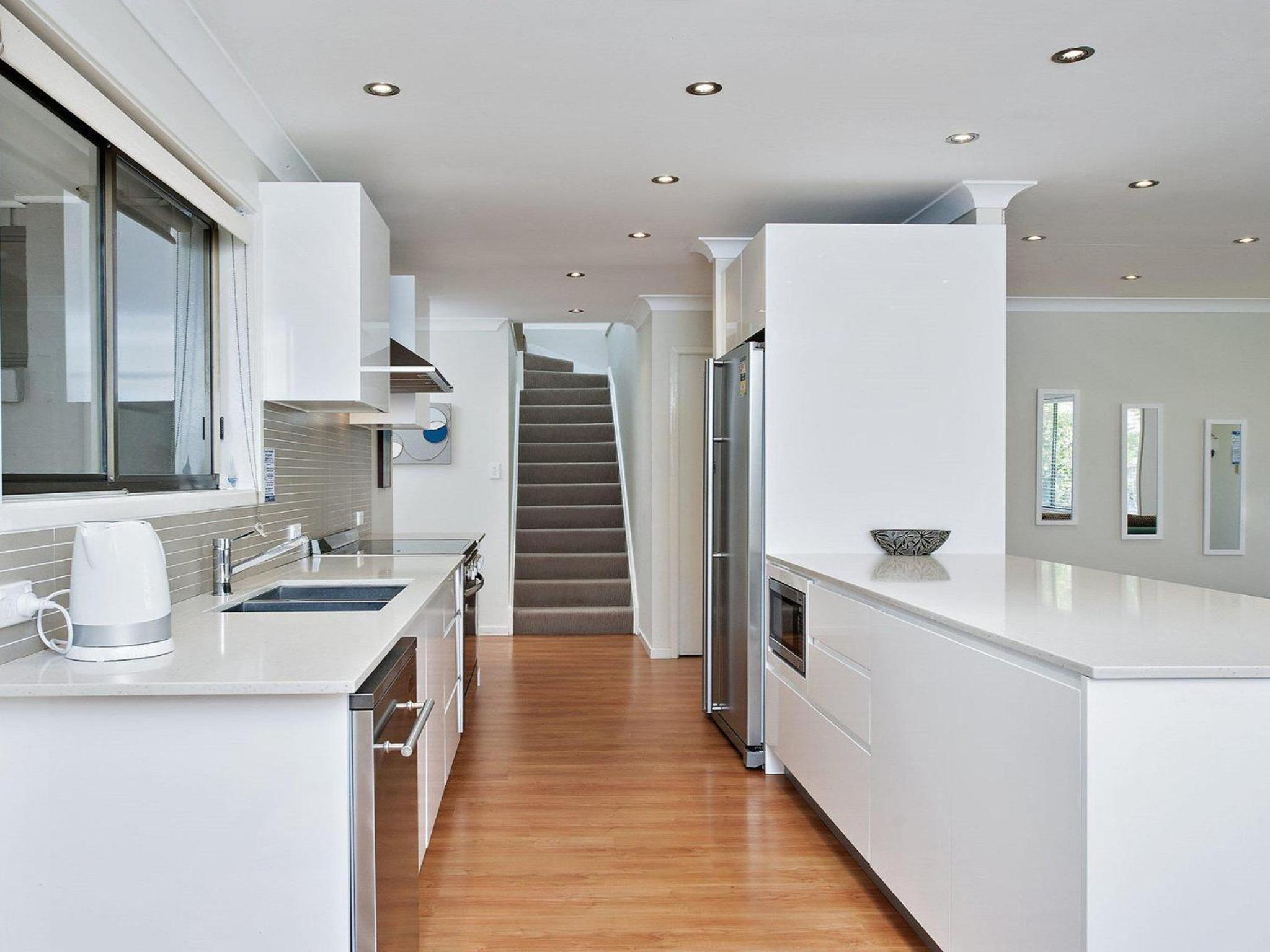 Beach House 8 Mistral Close large house with aircon