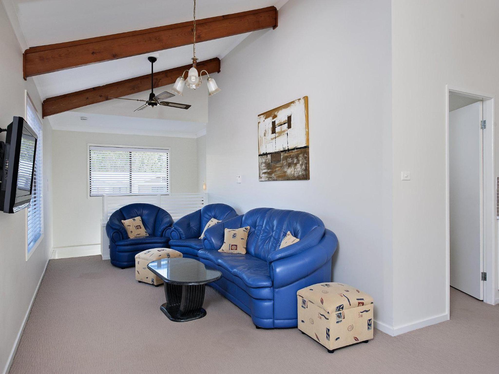 Beach House 8 Mistral Close large house with aircon