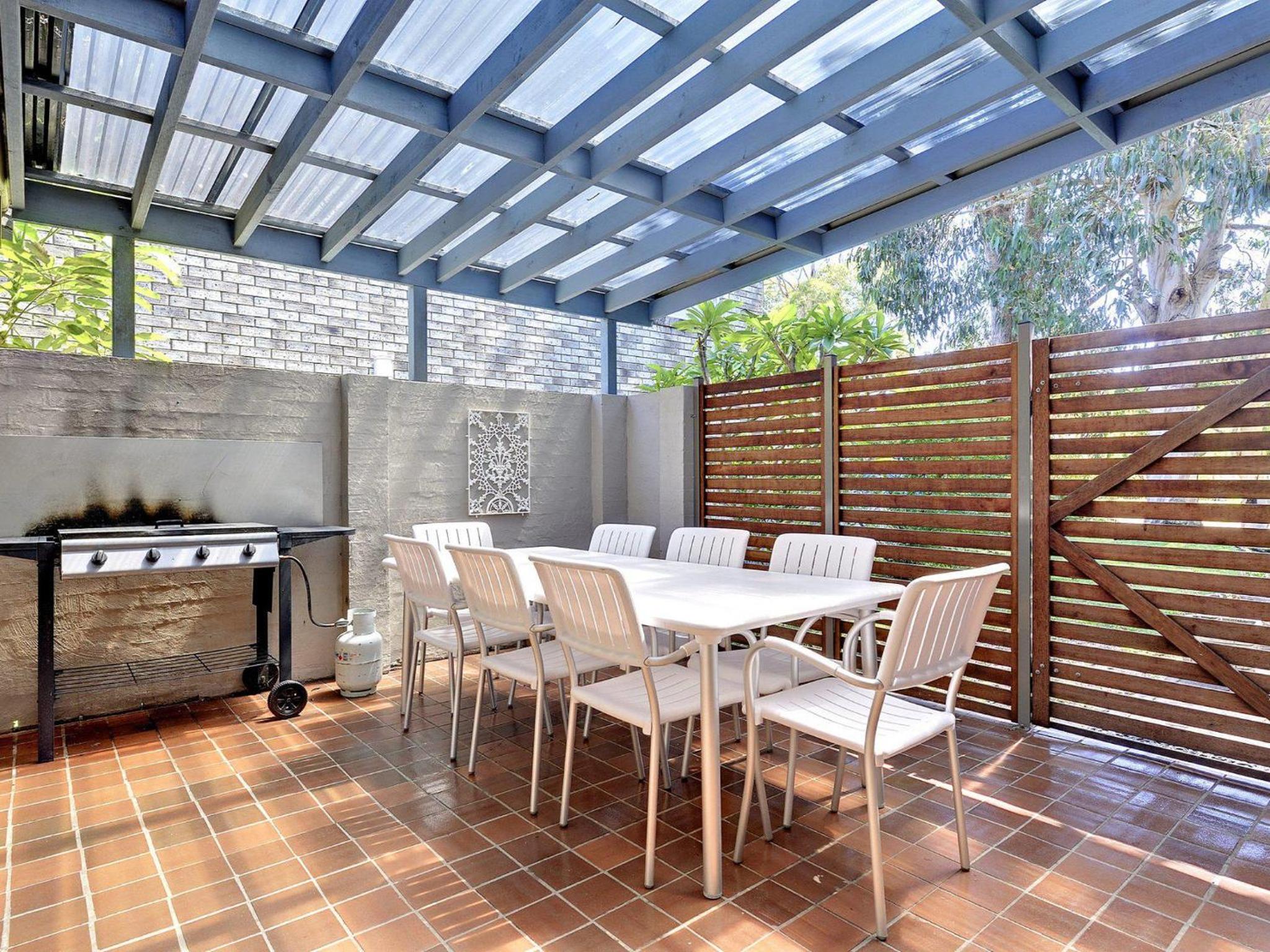 Beach House 8 Mistral Close large house with aircon